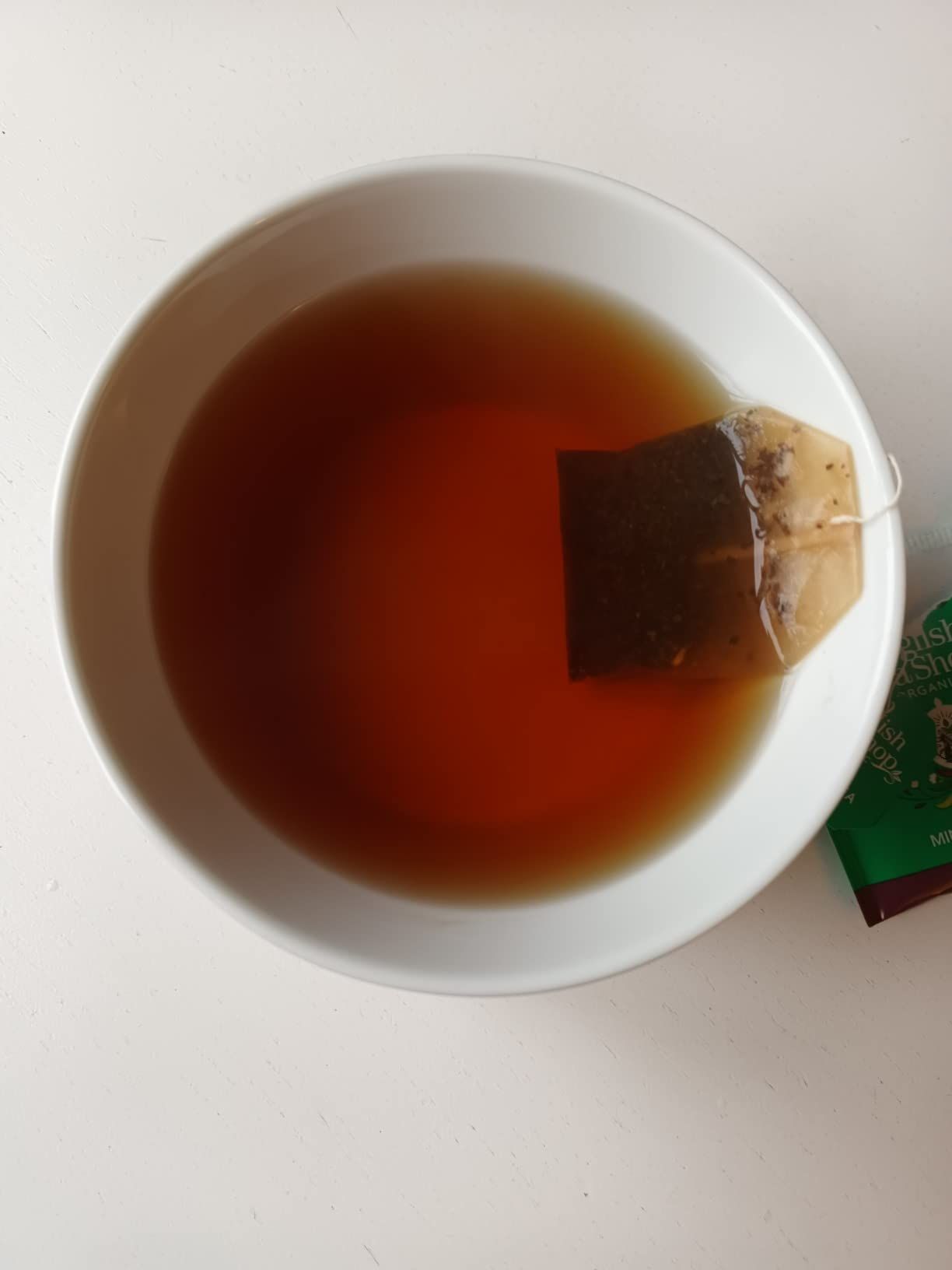 Thé noir bio à la menthe poivrée et menthe verte - boîte de 20 sachets