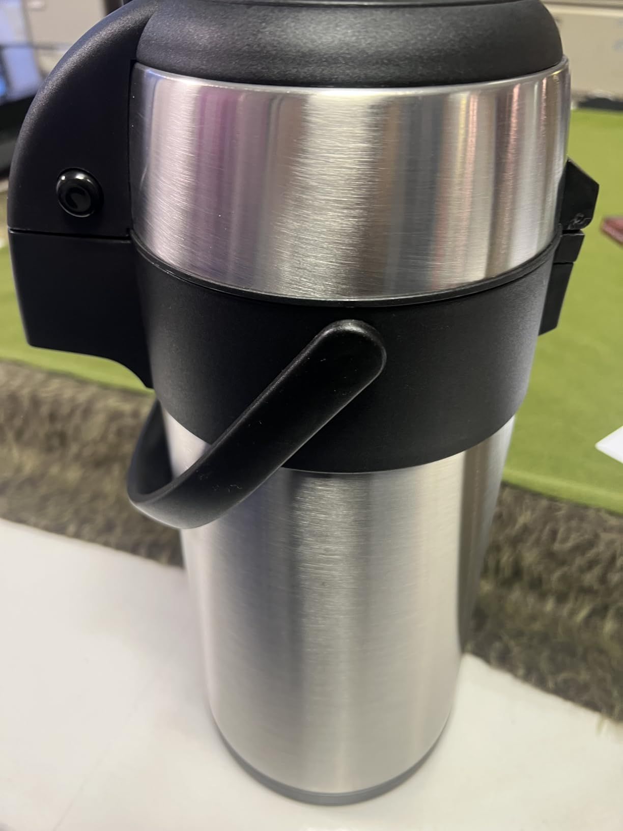 Carafe à café isotherme - Airpot en acier inoxydable de 3L avec action pompe, isolation à double paroi, carafe à café et thé étanche avec base rotative à 360°, poignée de transport, verrou de