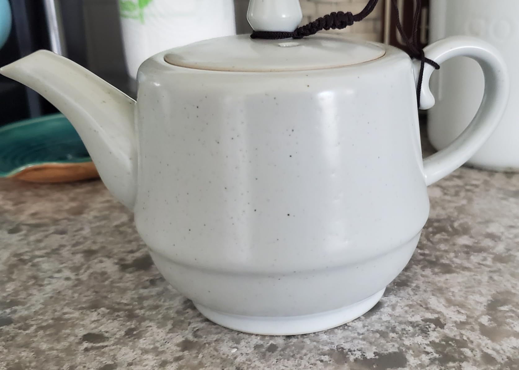 Théière en céramique de style rural avec infuseur en acier inoxydable 473,6 g – Théière en porcelaine fleurie et feuilles mobiles (vert)