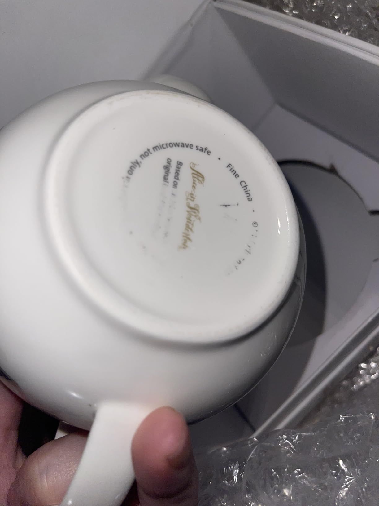 V&A Alice In Wonderland Mini Théière Dans Boîte Cadeau, 450Ml, Blanc