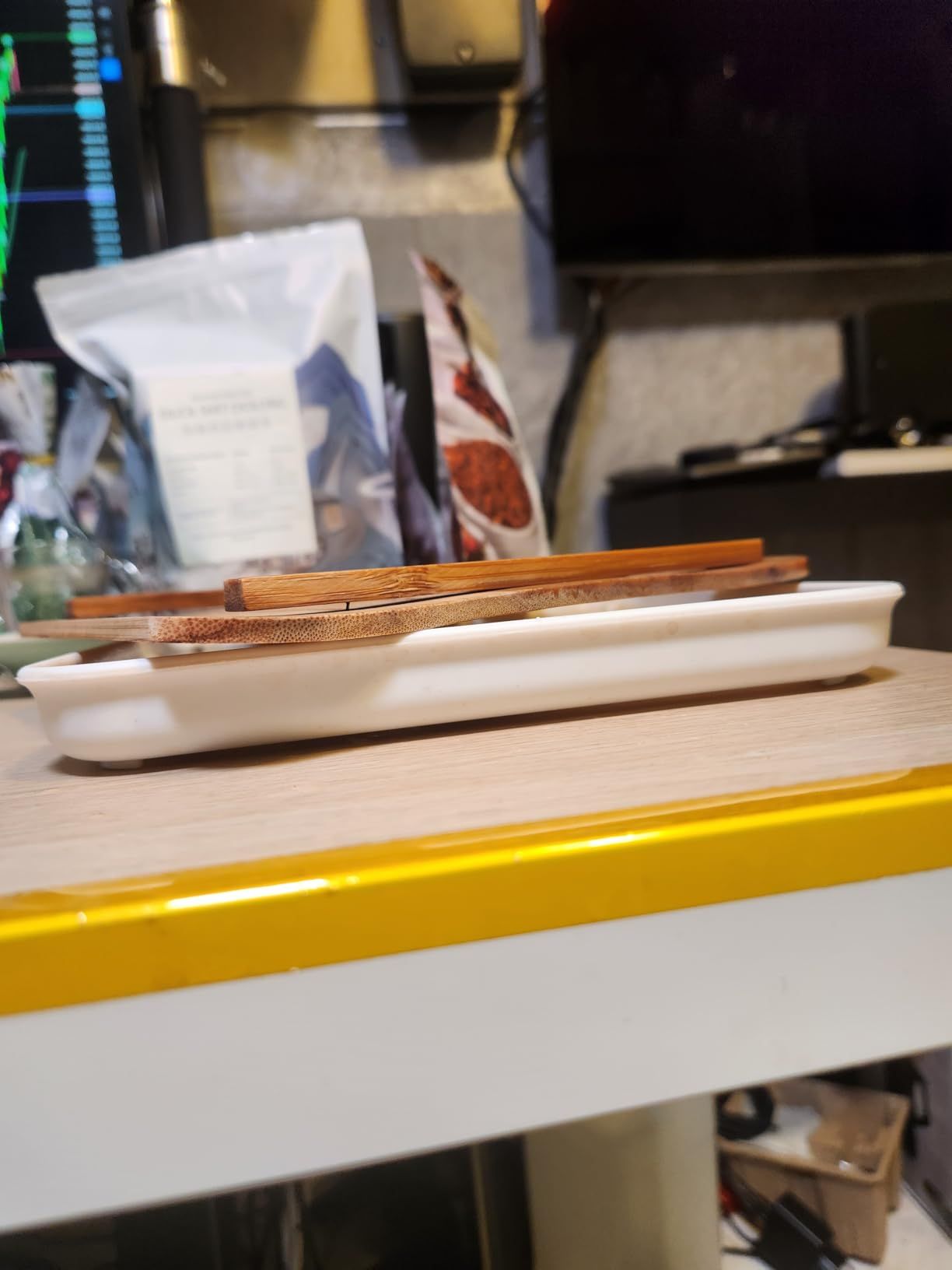 LURRIER Service à thé chinois Gongfu en porcelaine, théière portable avec rotation à 360° et infuseur, sac cadeau portable tout-en-un pour voyage, maison, cadeau, extérieur et bureau (bleu floral)