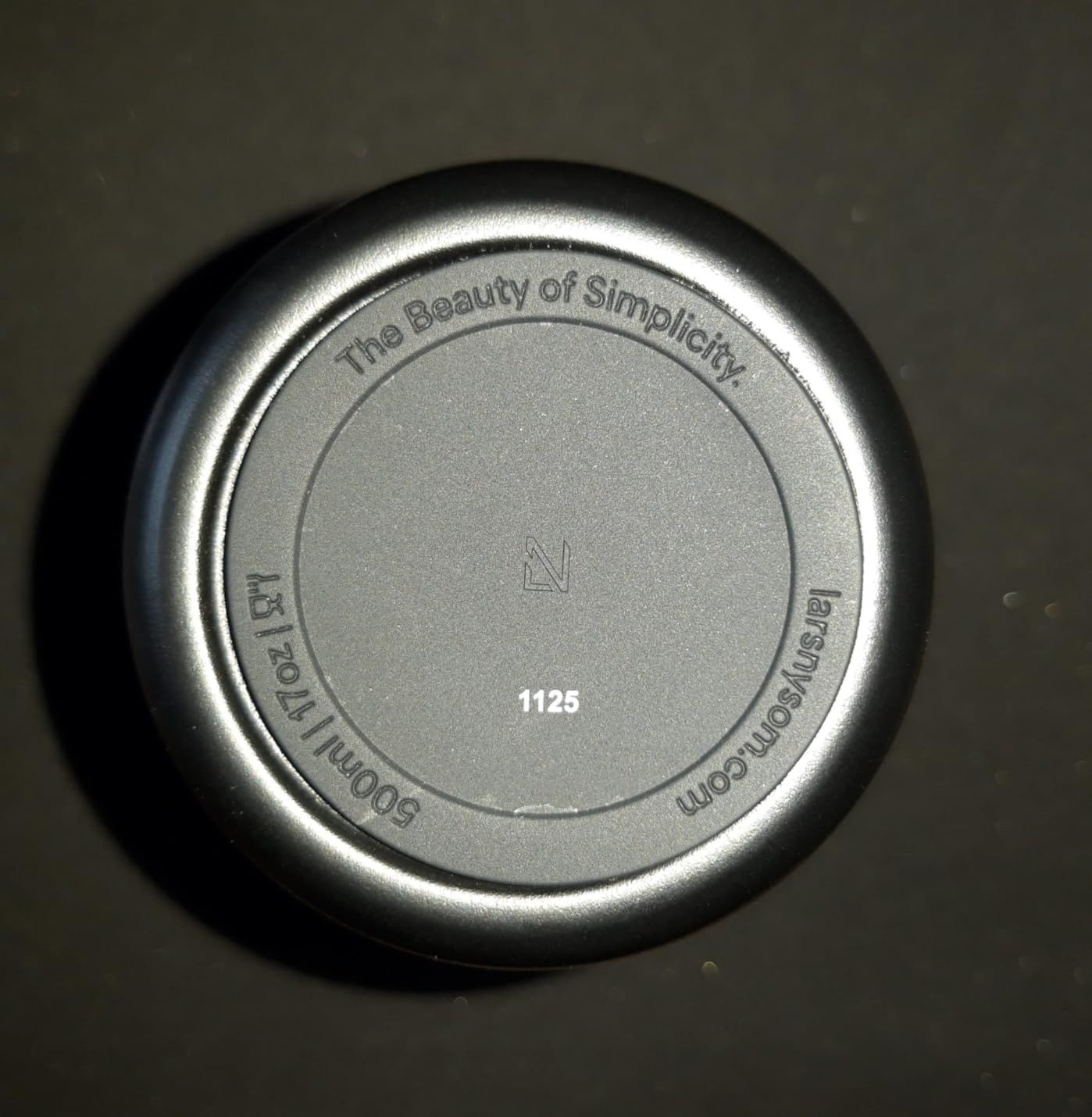 LARS NYSØM Mug Isotherme Cafe to-go avec sangle et couvercle en tritan 500ml | Tasse de voyage 0.5 L avec isolation | Tasse thermique avec design à motif en acier inoxydable (Beige/Leopard/Black)