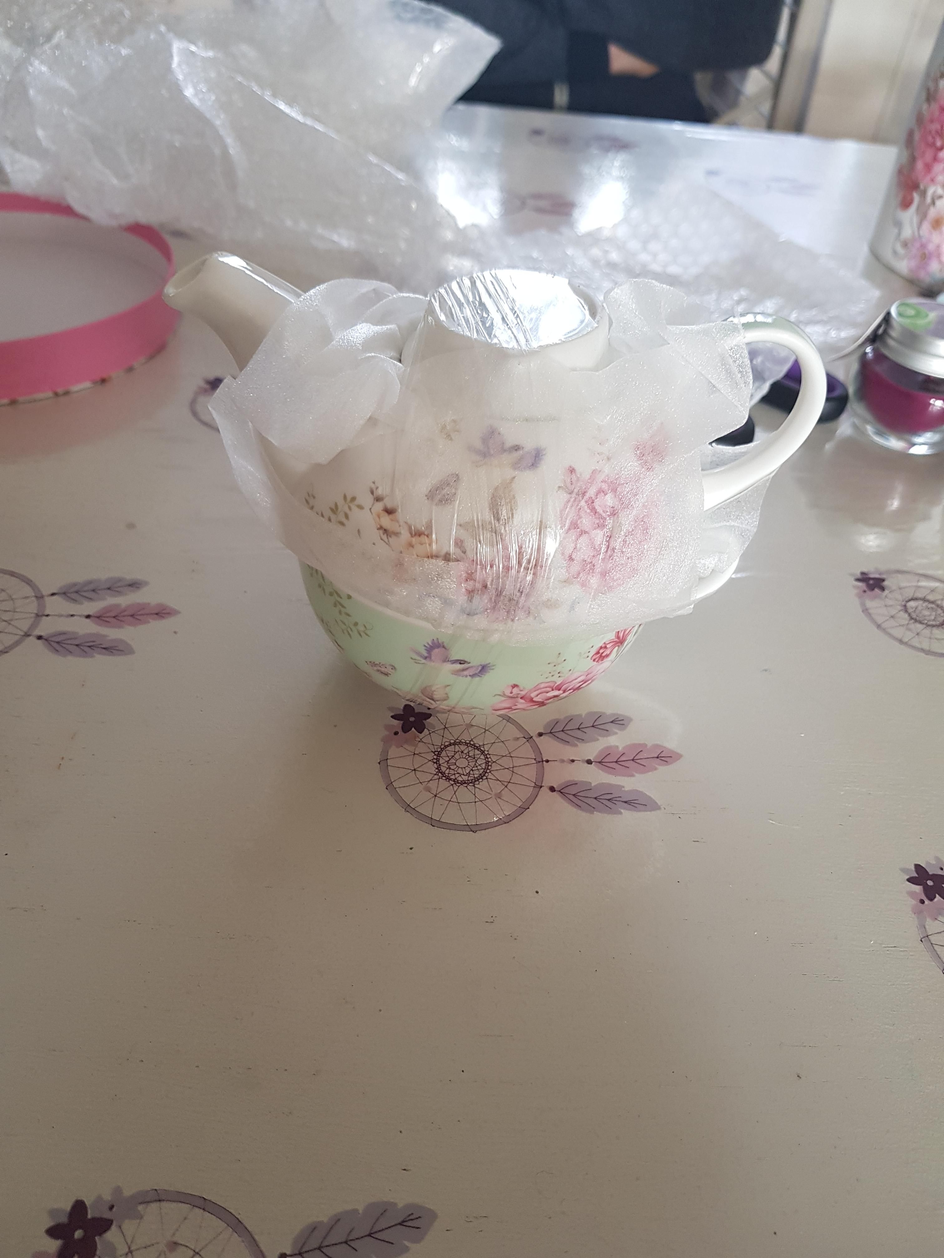 Ensemble de théière, tasse et soucoupe en porcelaine pour une personne à motif floral boîte cadeau