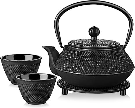 Set Théière Japonaise en Fonte Velaze 700ml – Intérieur Émaillé avec Infuseur Inox, 2 Tasses et Dessous de Plat – Compatible Induction – Noir Traditionnel