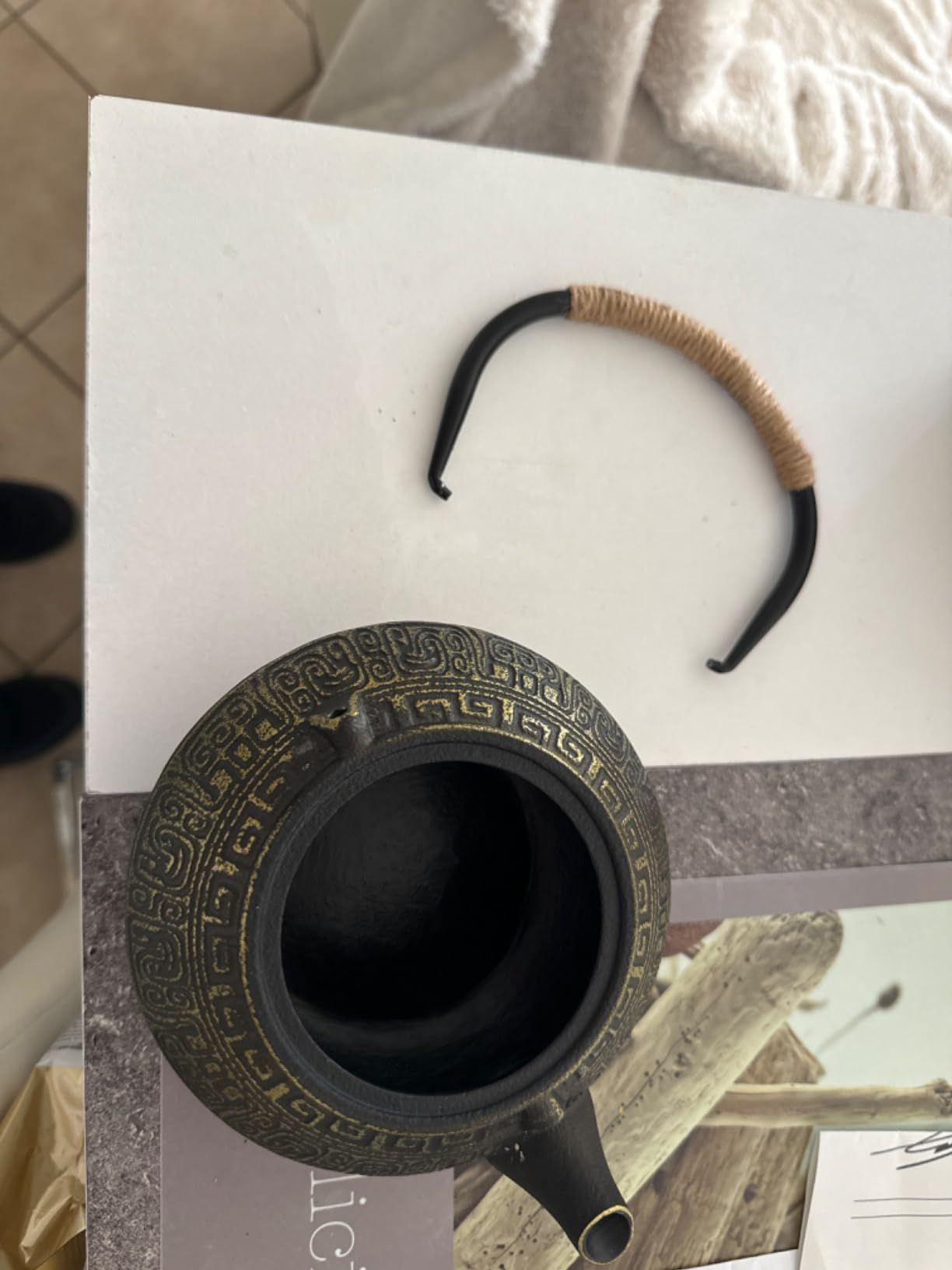 HwaGui Théière en Fonte emaillee Japonaise et Filtre en Acier Inoxydable, écailles de Poisson Classiques 800 ML / 25 oz