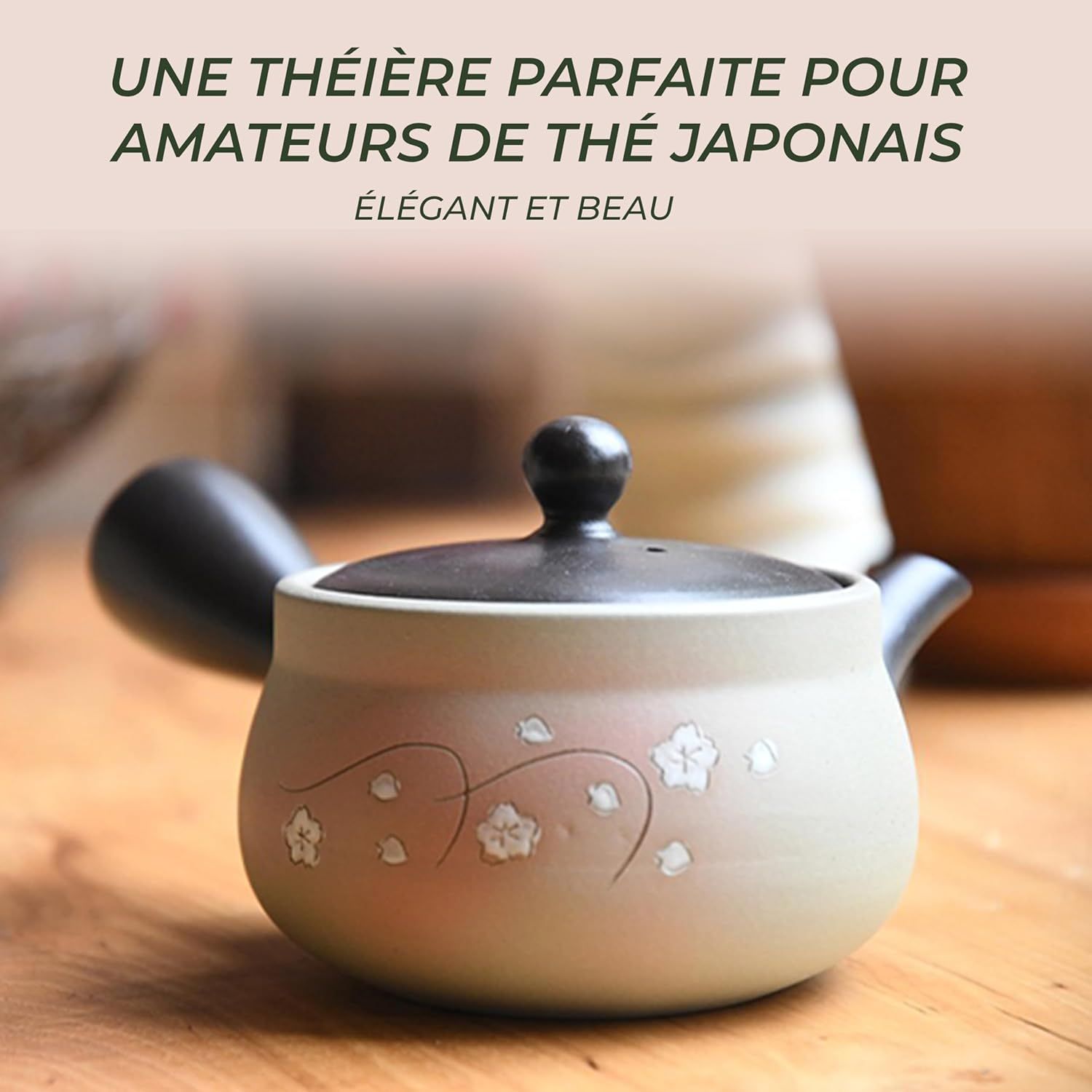 Japanese Green Tea Co. Théière japonaise en argile rouge pour thé vert (255 g) – Théière traditionnelle en argile fabriquée en Tokoname avec motif floral – Système de maille fine pour thé Fukamushi à