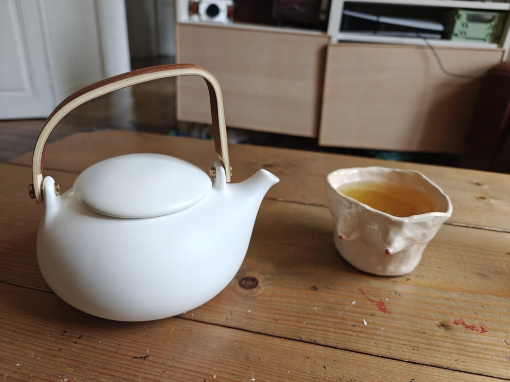 ZENS Theiere avec infuseur, Théière en japonaise avec 4 tasse pour le thé en vrac, gris céramique Théière avec filtre en acier inoxydable 304 pour les fleurs Thé, manche en bois moderne