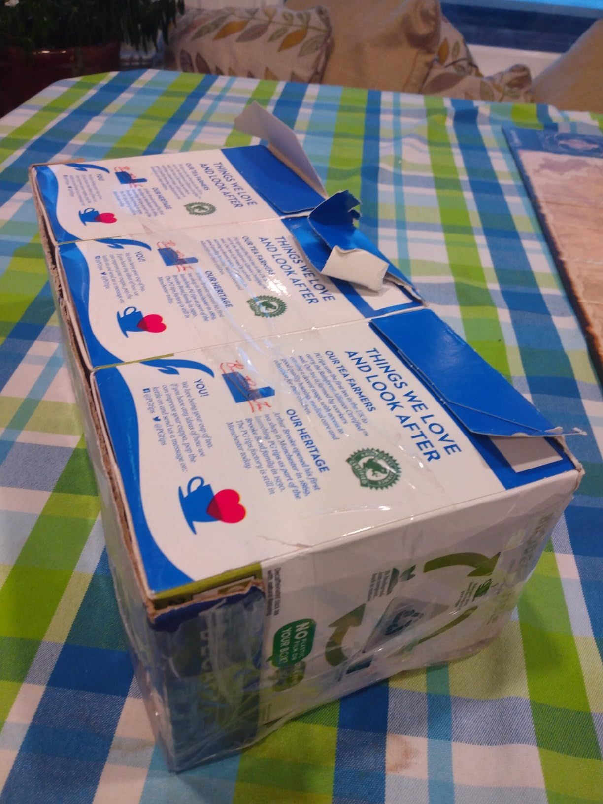 Sachets de thé déthéiné PG Tips Pyramid - Pack de 3