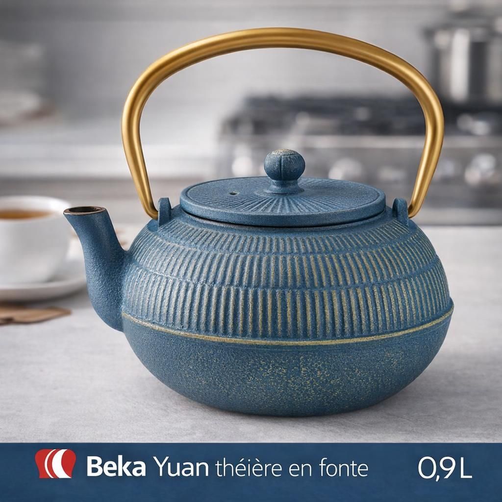 Beka Yuan théière en fonte japonaise 0,9 L - Théière avec infuseur en inox, anse rabattable et bec veseur anti-goutte - Bouilloire compatible avec tous feux - Théière orientale bleue