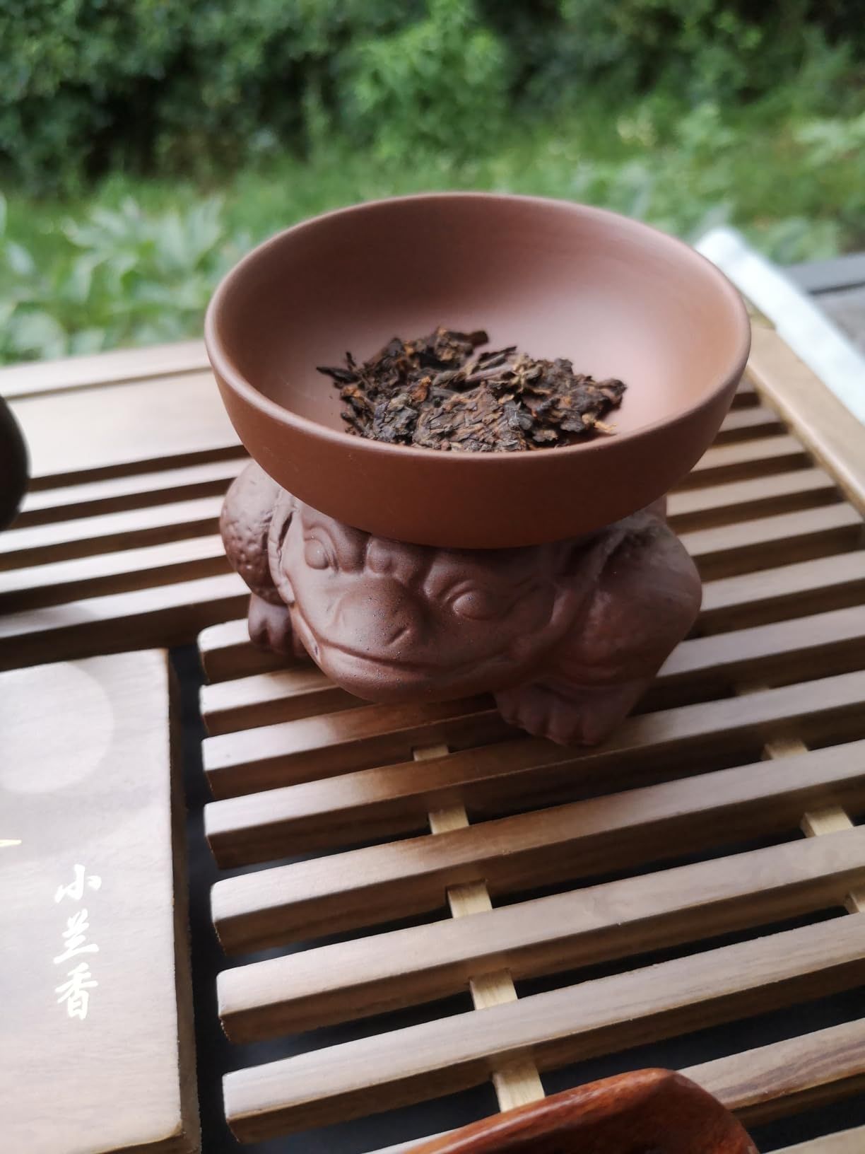 Zisha Kung fu Théière en céramique violette faite à la main Motif crapaud chinois Violet