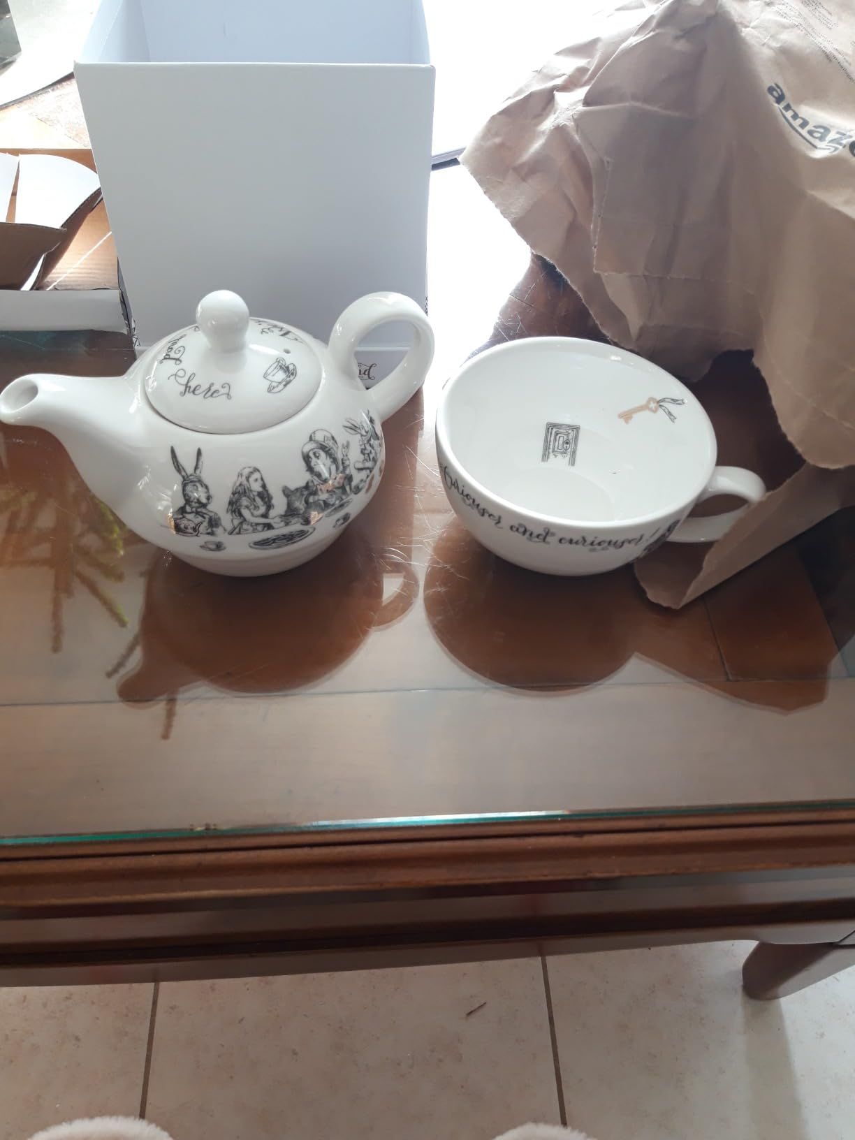 V&A Alice Au Pays Des Merveilles Théière Et Tasse Pour 1 Dans Un Coffret Cadeau, Service À Thé En Porcelaine Fine, Blanc, 250 Ml