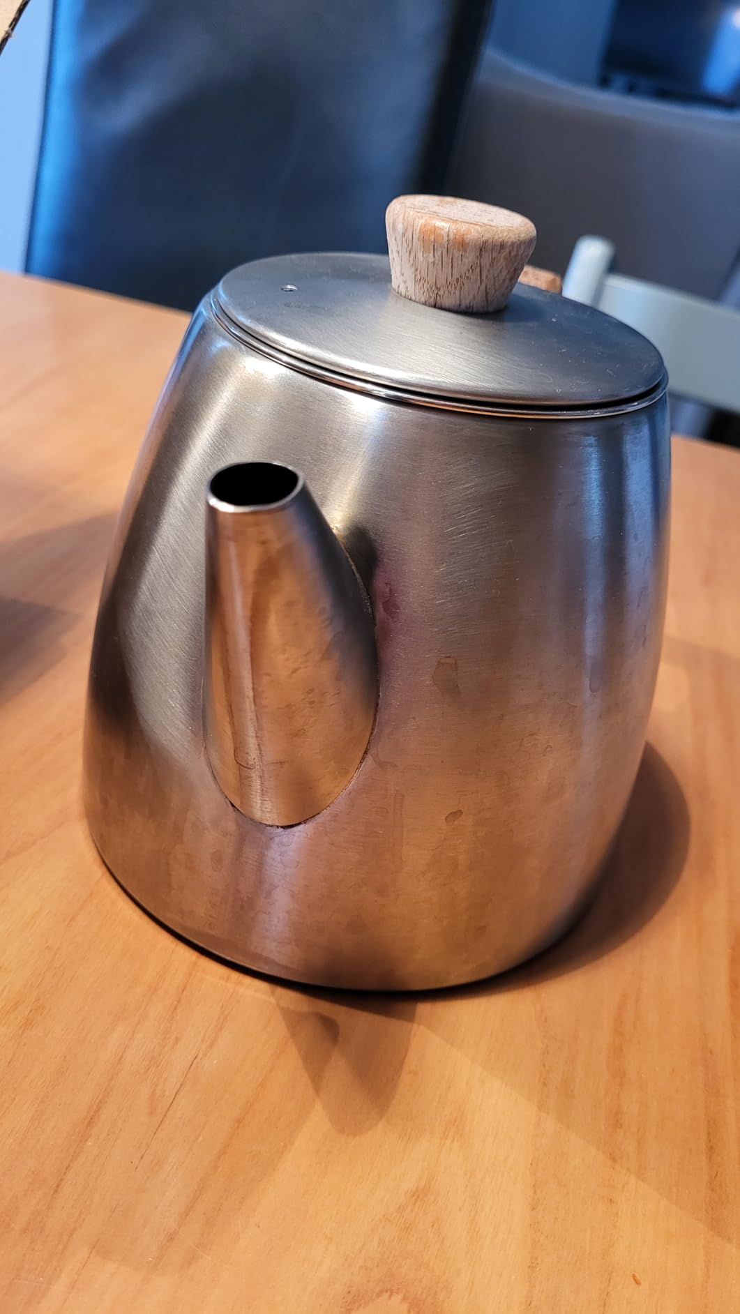 WALDWERK Théière avec Infuseur Inox à Double Paroi - Isotherme avec Poignées en Chêne - 100% Anti-goutte