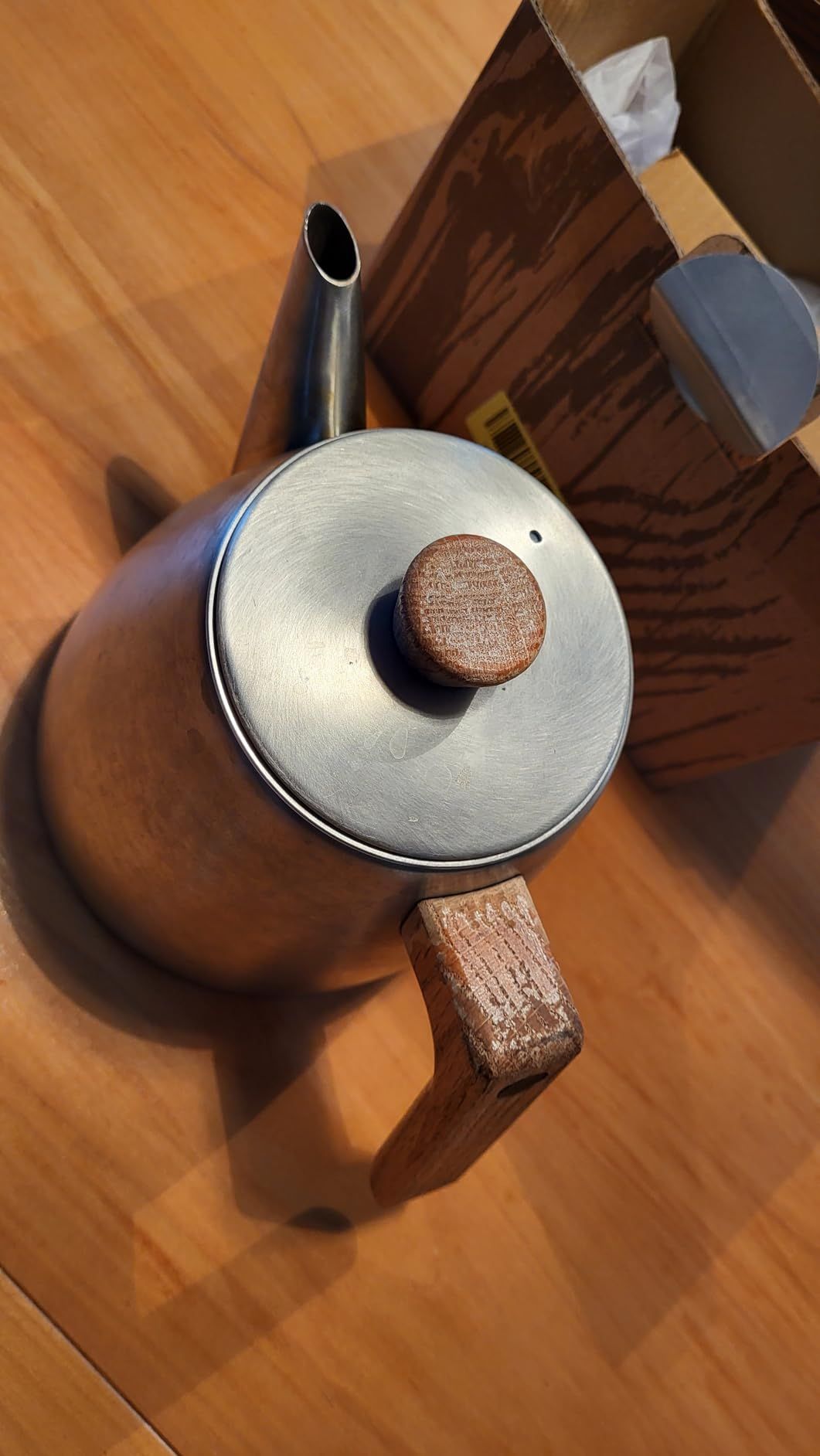 WALDWERK Théière avec Infuseur Inox à Double Paroi - Isotherme avec Poignées en Chêne - 100% Anti-goutte