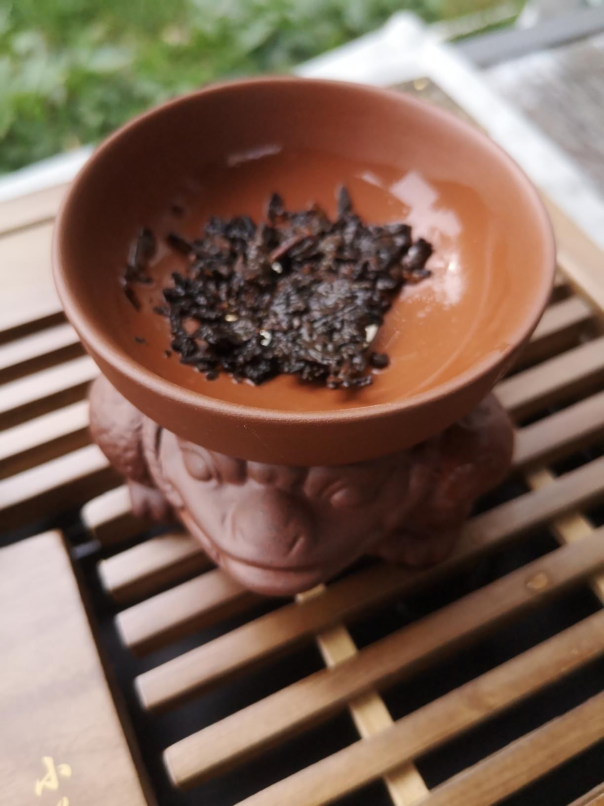 Zisha Kung fu Théière en céramique violette faite à la main Motif crapaud chinois Violet