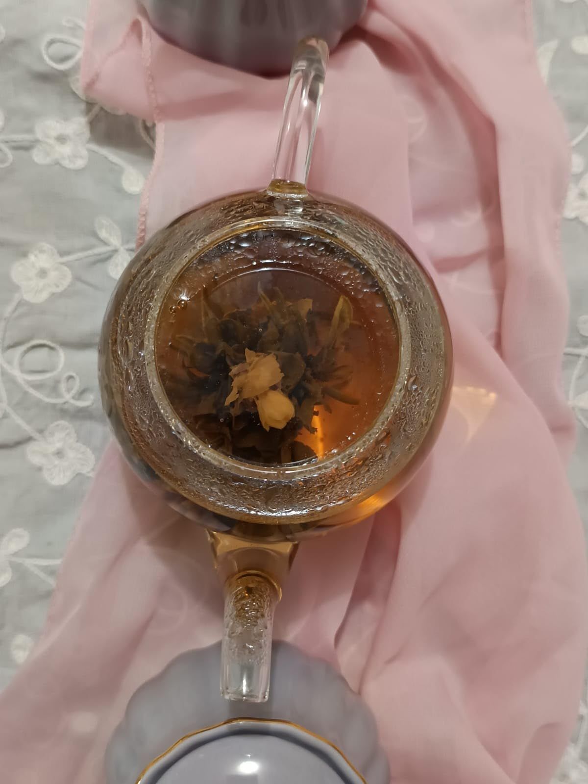 Creano Coffret „Thé en Floraison“ 6 thés de fleurs – Théière en verre 500ml sans goutte – 6 variétés de thé blanc – Idée cadeau exceptionnelle – Verre borosilicate