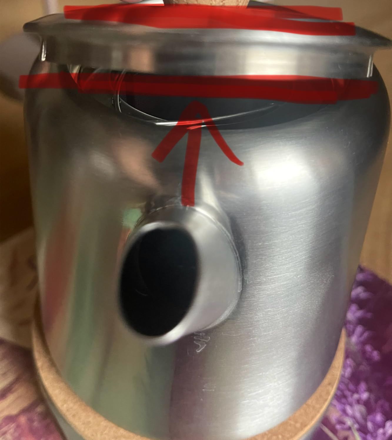 WALDWERK Théière avec Infuseur (1,1L) en Acier Inoxydable 304 - Poignées en Bois de Chêne, Sans Goutte, Filtre Amovible et Réchaud