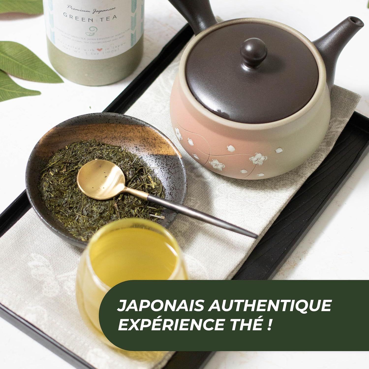 Japanese Green Tea Co. Théière japonaise en argile rouge pour thé vert (255 g) – Théière traditionnelle en argile fabriquée en Tokoname avec motif floral – Système de maille fine pour thé Fukamushi à