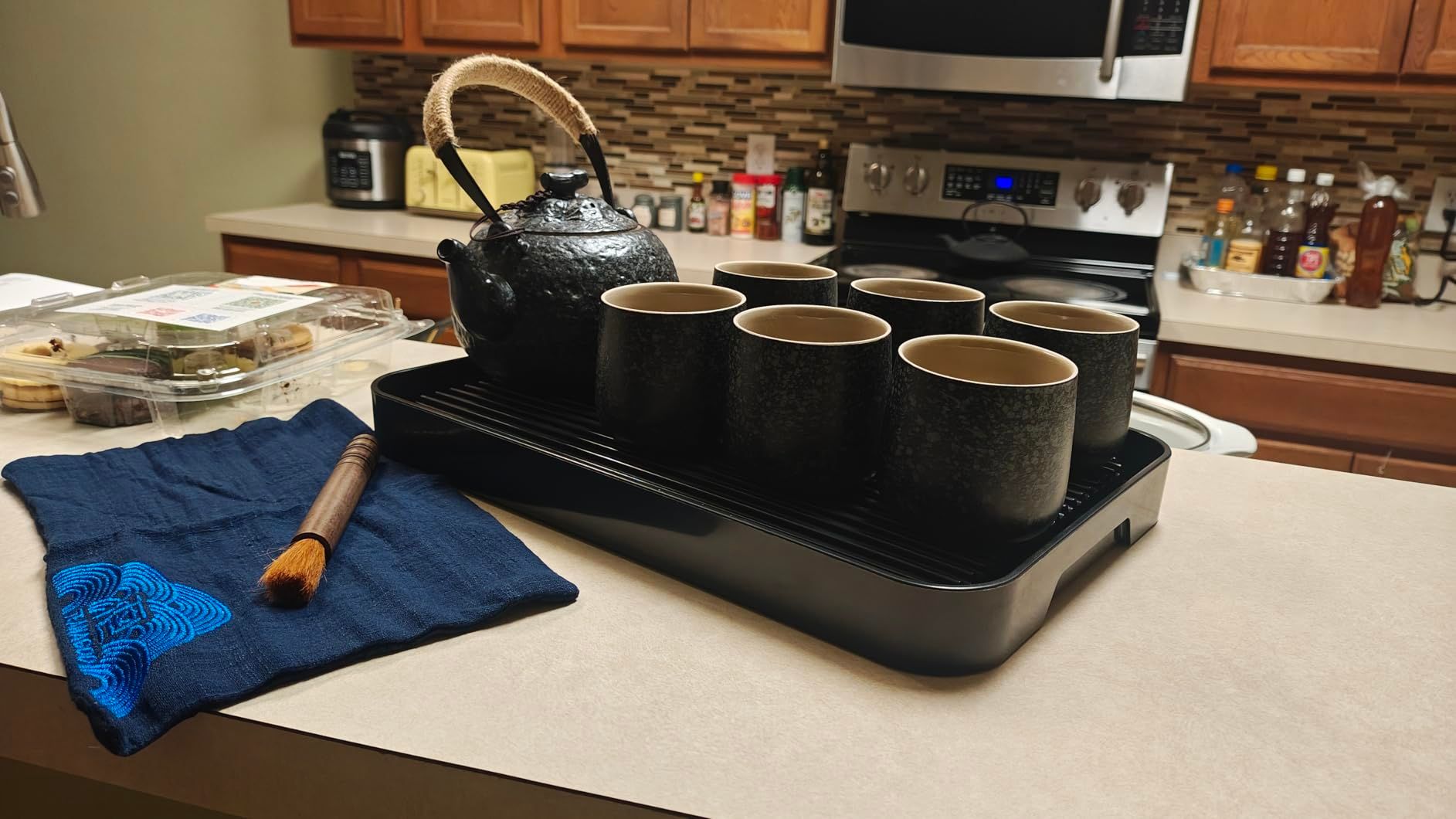 TEANAGOO Service à thé japonais complet avec plateau, gris anthracite, service à thé en porcelaine de Chine, 1 théière (700ml/25oz) + 6 tasses à thé (205ml/7.2oz),U1, plateau à thé avec