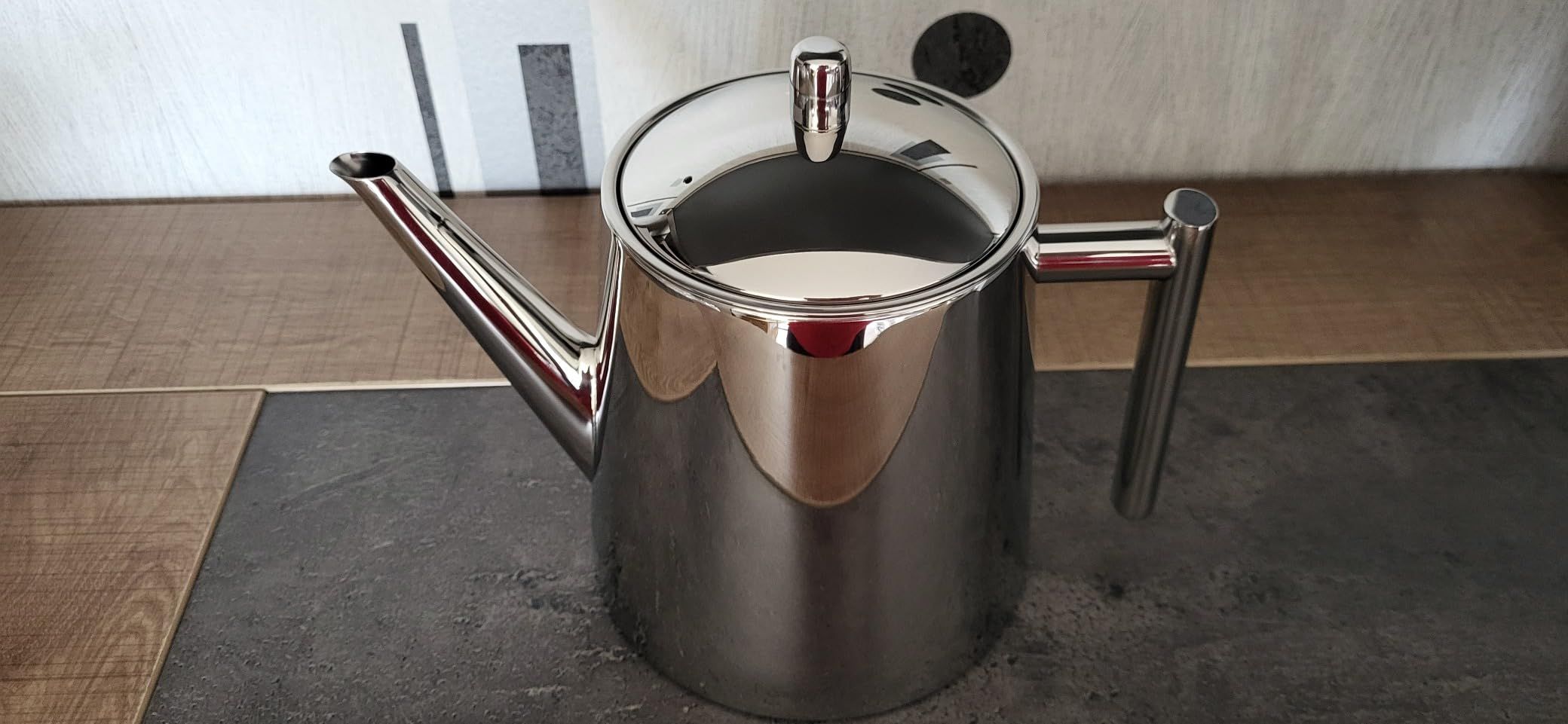 Easyworkz Théière à double paroi en acier inoxydable de 1000 ml avec infuseur à thé amovible, parfaite pour préparer votre thé préféré, chromée