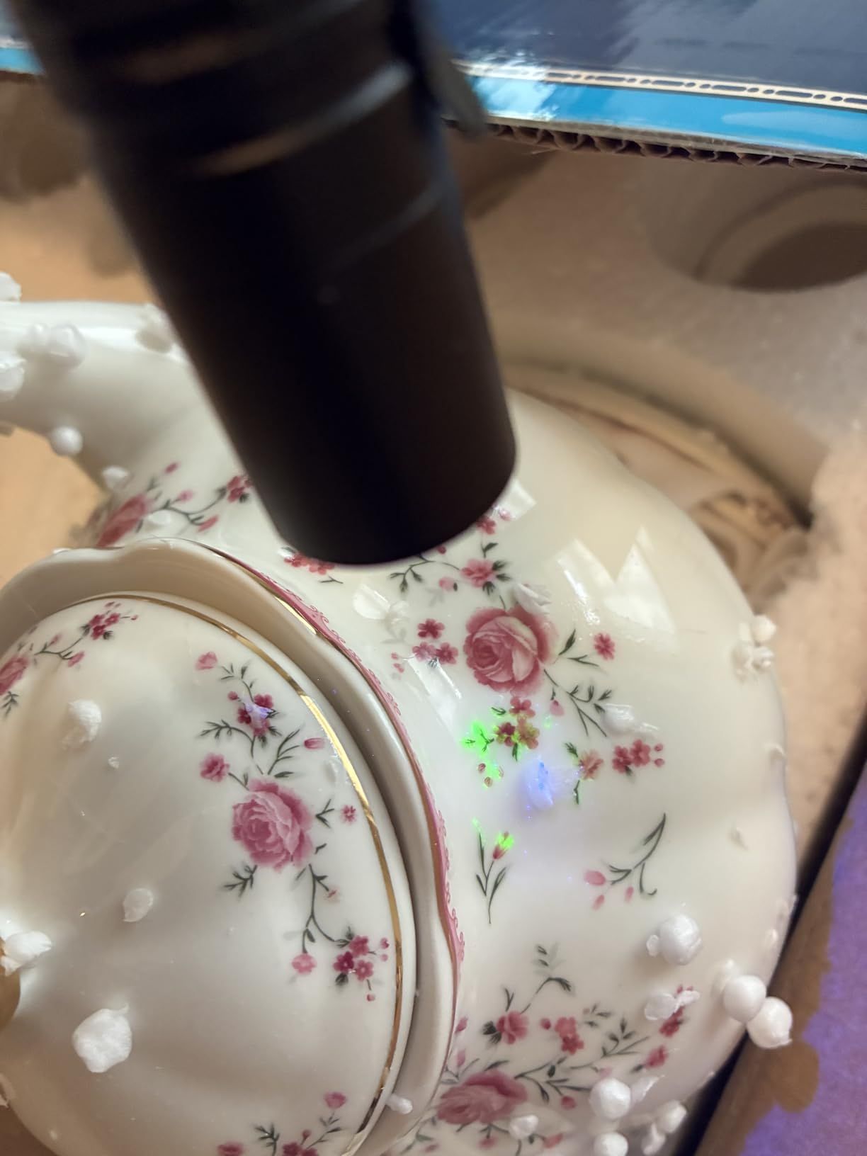 fanquare Service à Thé en Porcelaine, Ensemble de Tasse et Soucoupe à Thé, Service de Thé 6 Personnes, Théière de Mariage Pichet à Crème dans un Sucrier, Service à Café Flower China, Rose Rouge