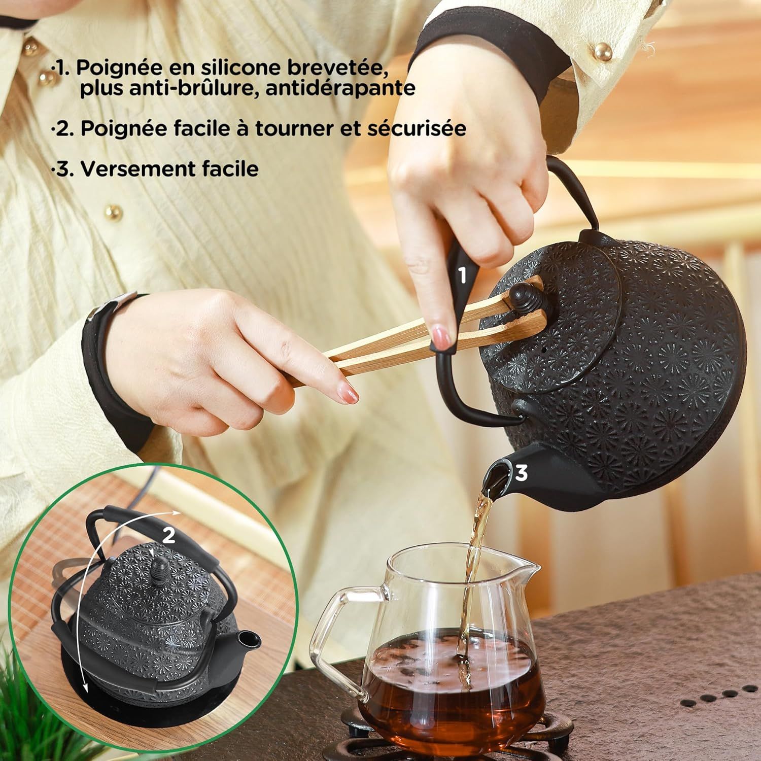 Théière en fonte japonaise à motif de sakura en émail, 950 ml, avec infuseur pour thé en feuille et café, poignée en silicone, sûre pour la cuisinière, 32 oz bleu