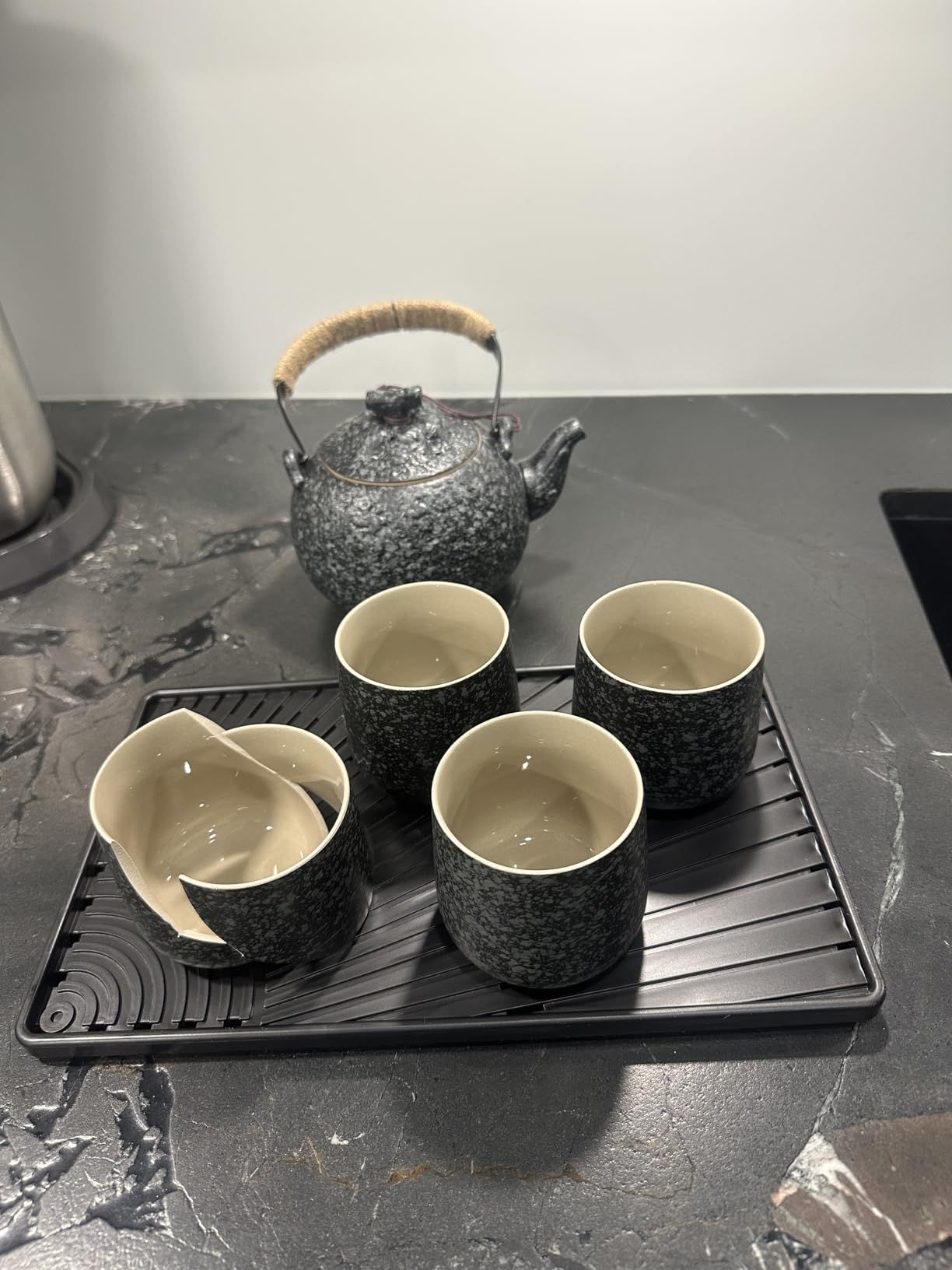 TEANAGOO Service à thé japonais portable, service à thé de voyage en porcelaine gris anthracite, 1 théière (700ml/25oz) + 4 tasses à thé (205ml/7.2oz), U2, étui de rangement pour plateau