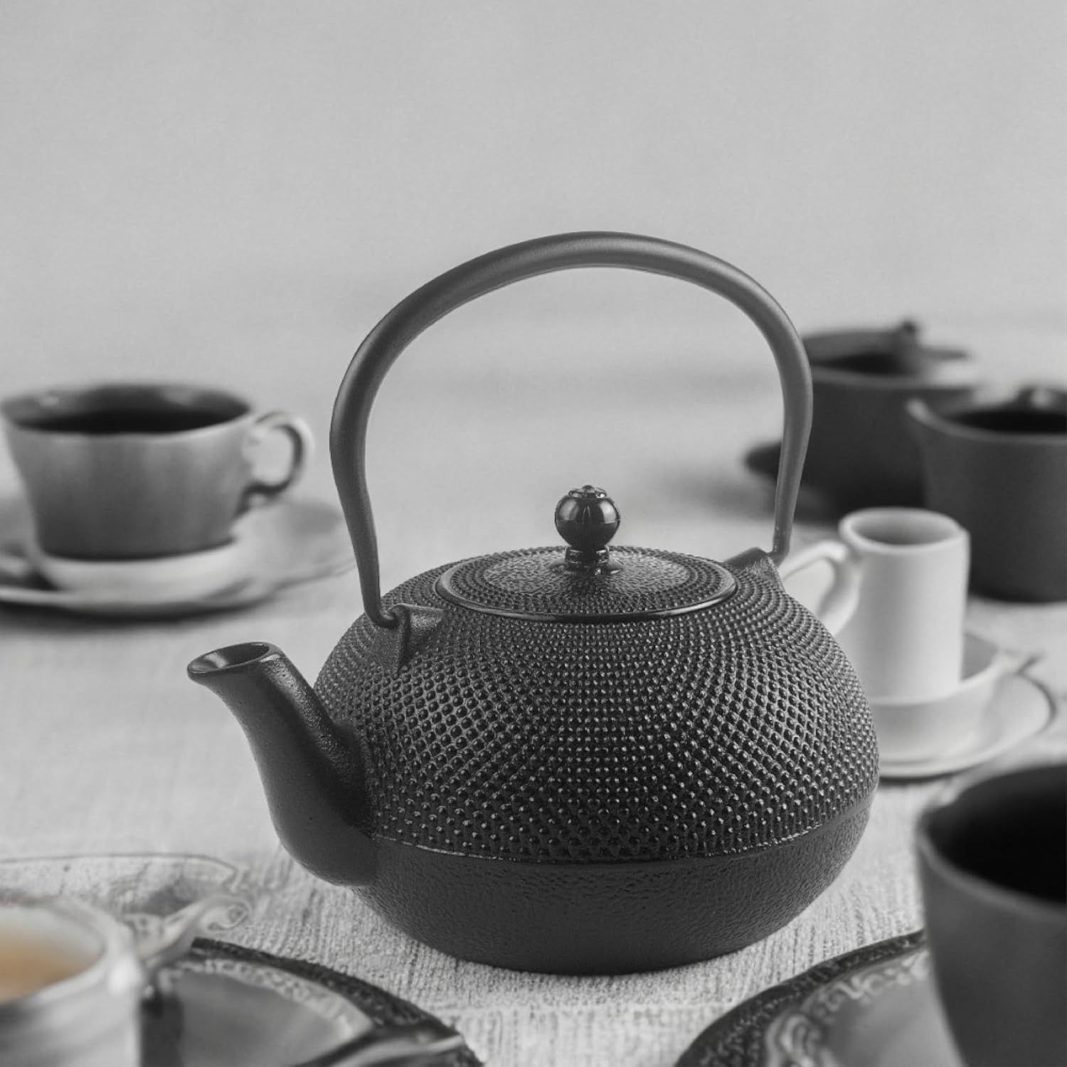 Ibili - Théière en Fonte Noire, 1,2 Litre, Intérieur Émaillé, Compatible avec les Plaques à Induction