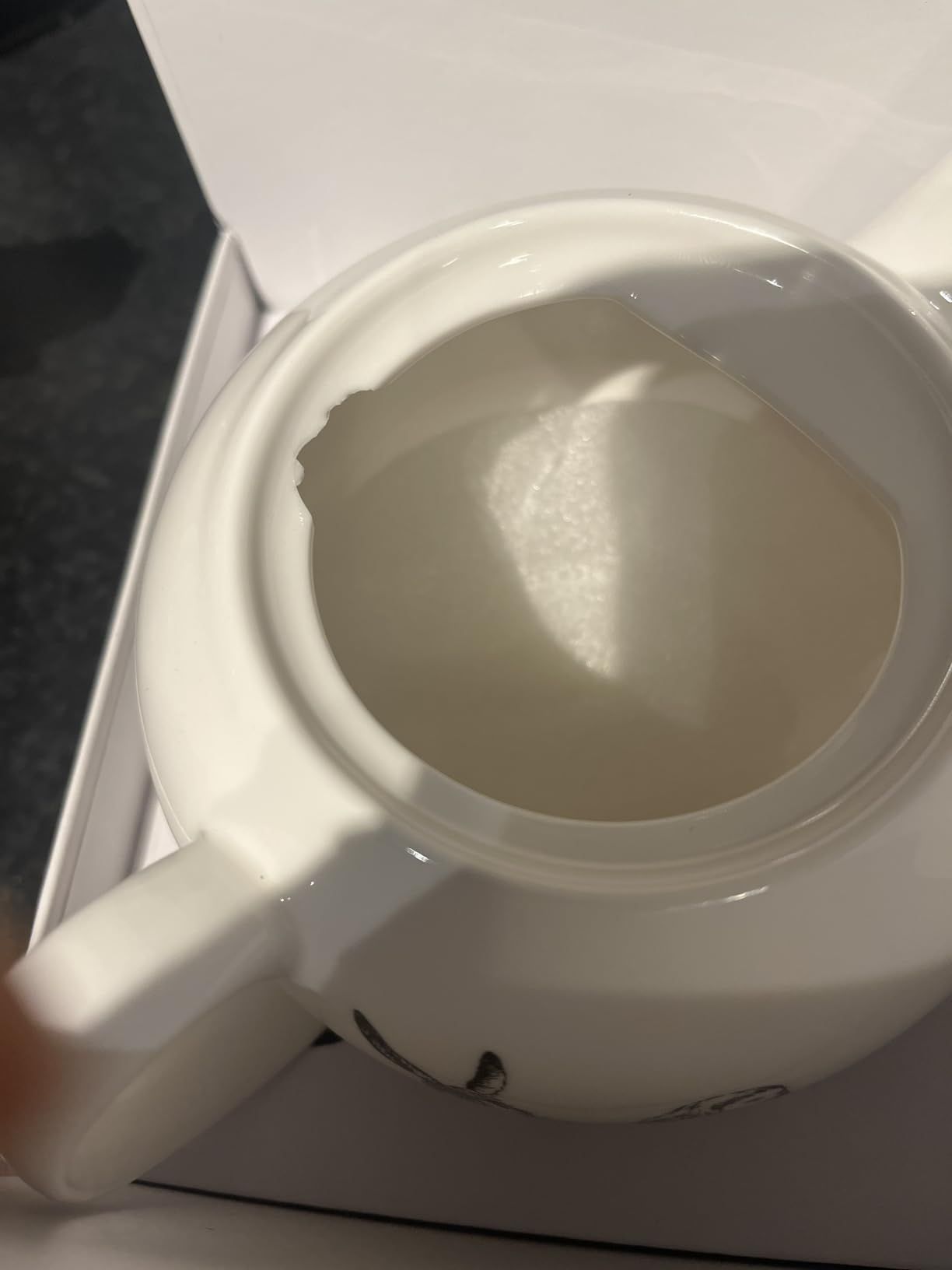 V&A Alice In Wonderland Mini Théière Dans Boîte Cadeau, 450Ml, Blanc