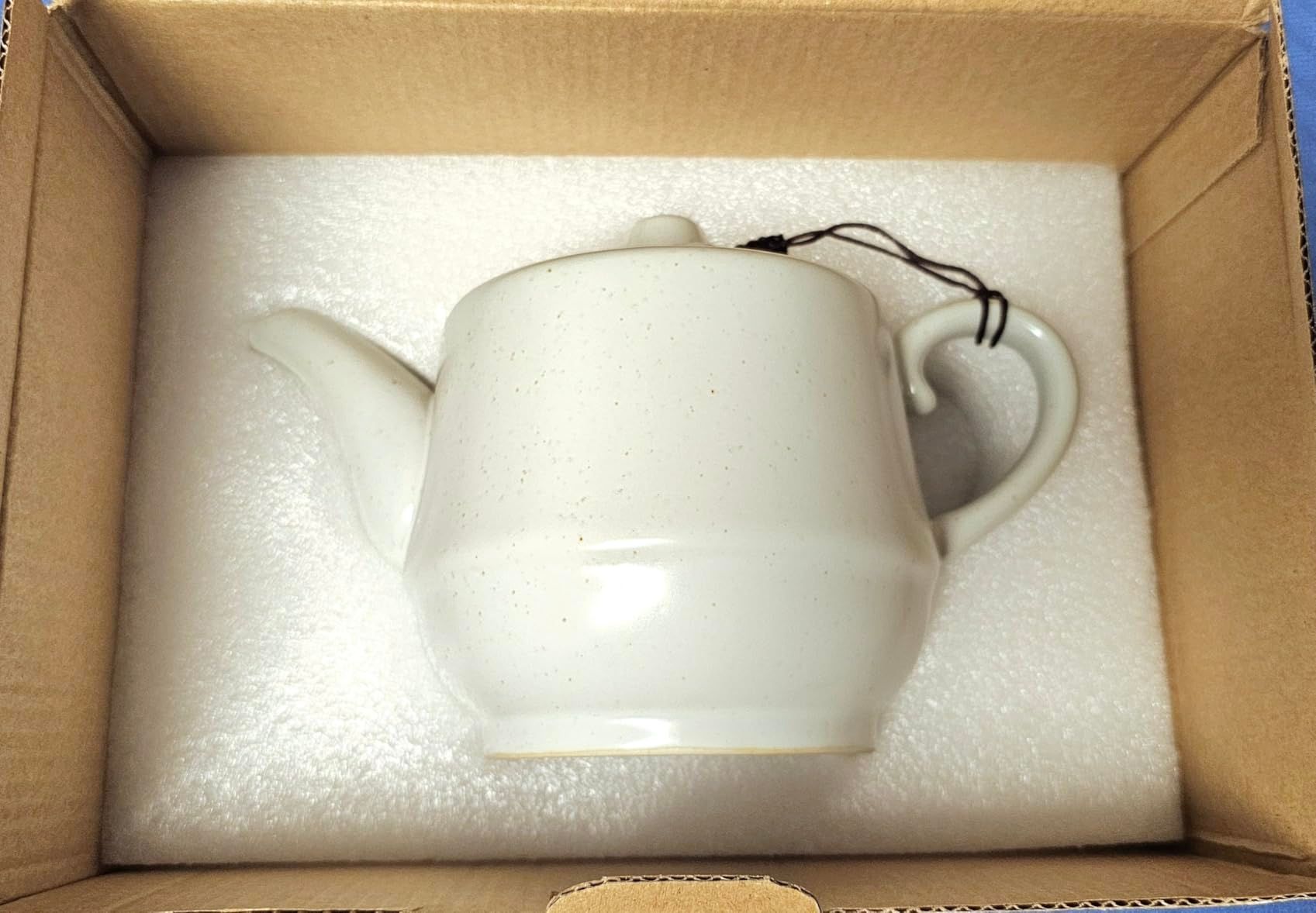 Théière en céramique de style rural avec infuseur en acier inoxydable 473,6 g – Théière en porcelaine fleurie et feuilles mobiles (vert)