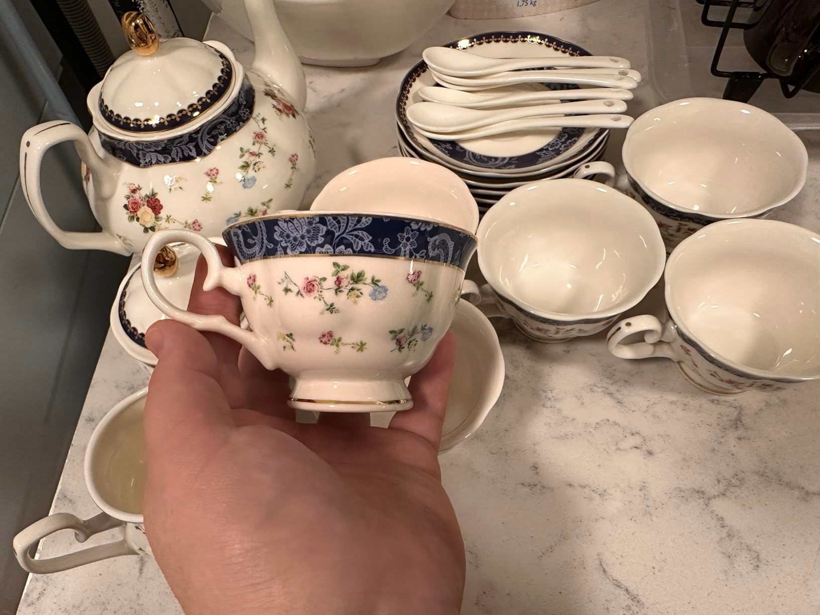 fanquare 21 Pièces Rose Bleue Ensemble de Thé Britannique pour l'après-midi, Ensemble de Théières en Porcelaine Moderne, Vintage Café Tasse et Soucoupe, Service à Thé Adulte pour 6 Personnes