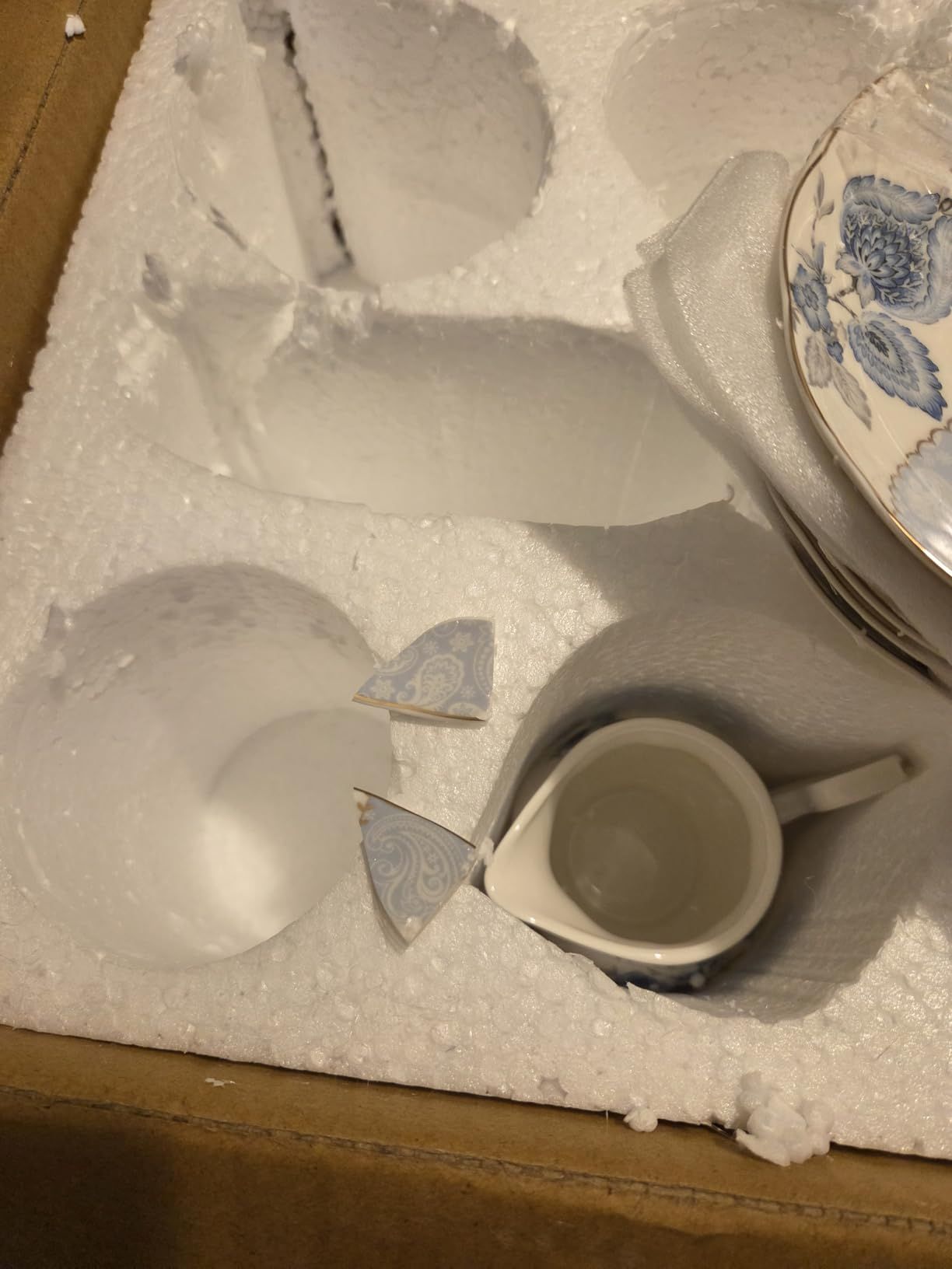 fanquare Service à Thé en Porcelaine Fleurs Bleues, Ensemble de Tasse et Soucoupe à Thé, Service de Thé 6 Personnes, Théière de Mariage Pichet à Crème Dans un Sucrier, Service à Café en Porcelaine