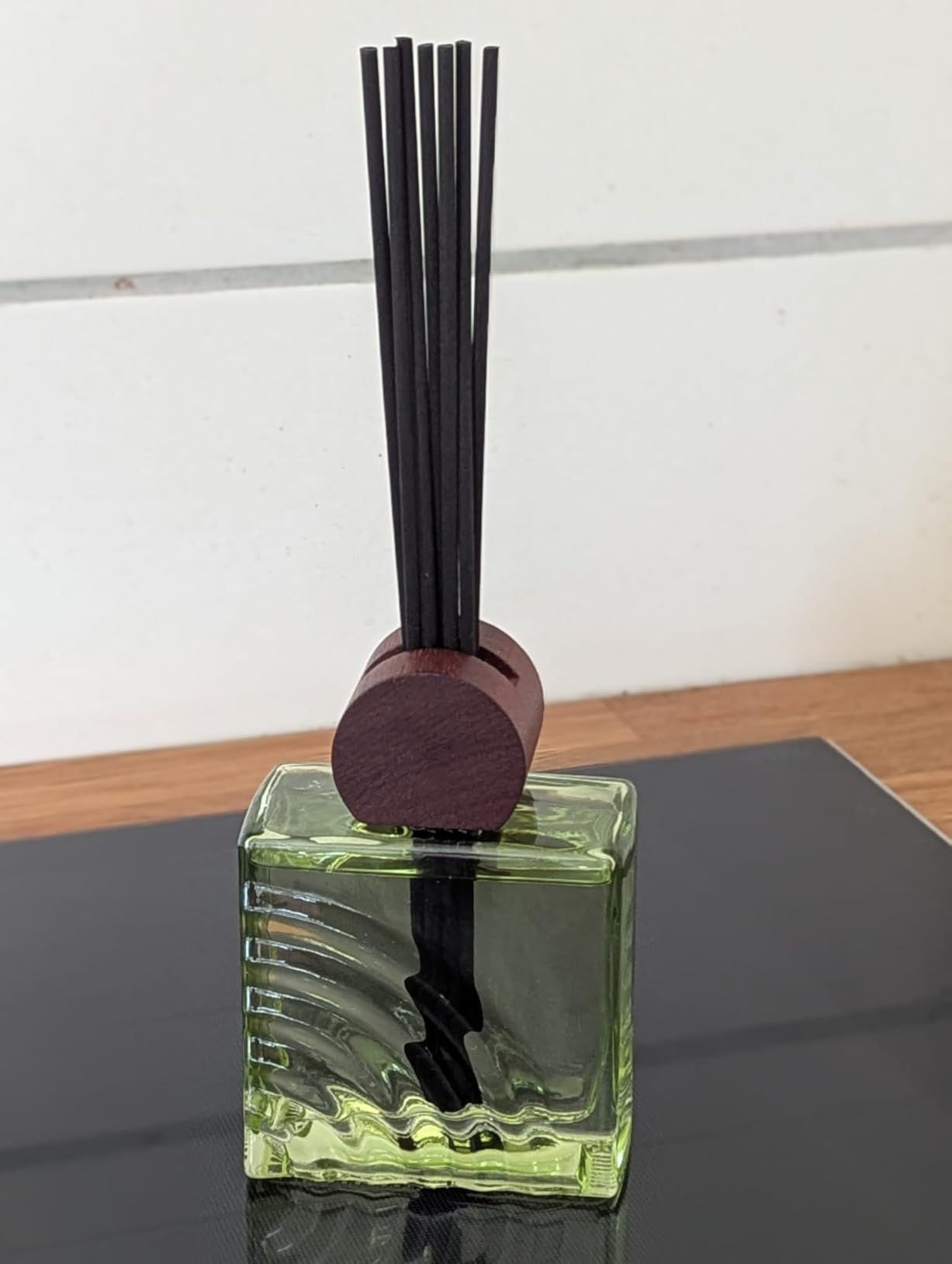 Diffuseur de parfum thé blanc 200 ml avec bâtonnets pour maison et bureau