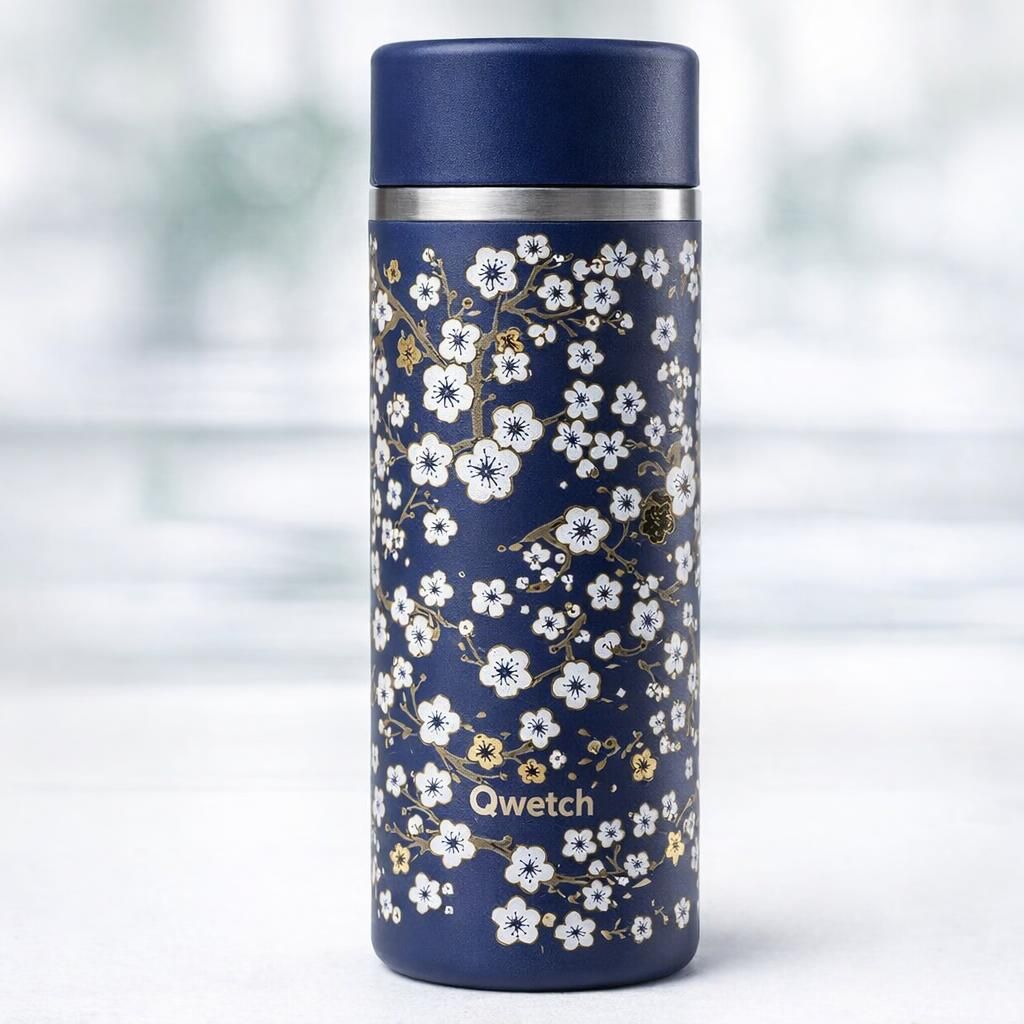 Qwetch - Théière Isotherme Nomade 400ml - Infuseur avec 2 Filtres - 12h Chaud / 24h Froid - Étanche, Réutilisable & Durable - Pour Thé, Café, Tisane, Fruits (Flowers Bleu Nuit)