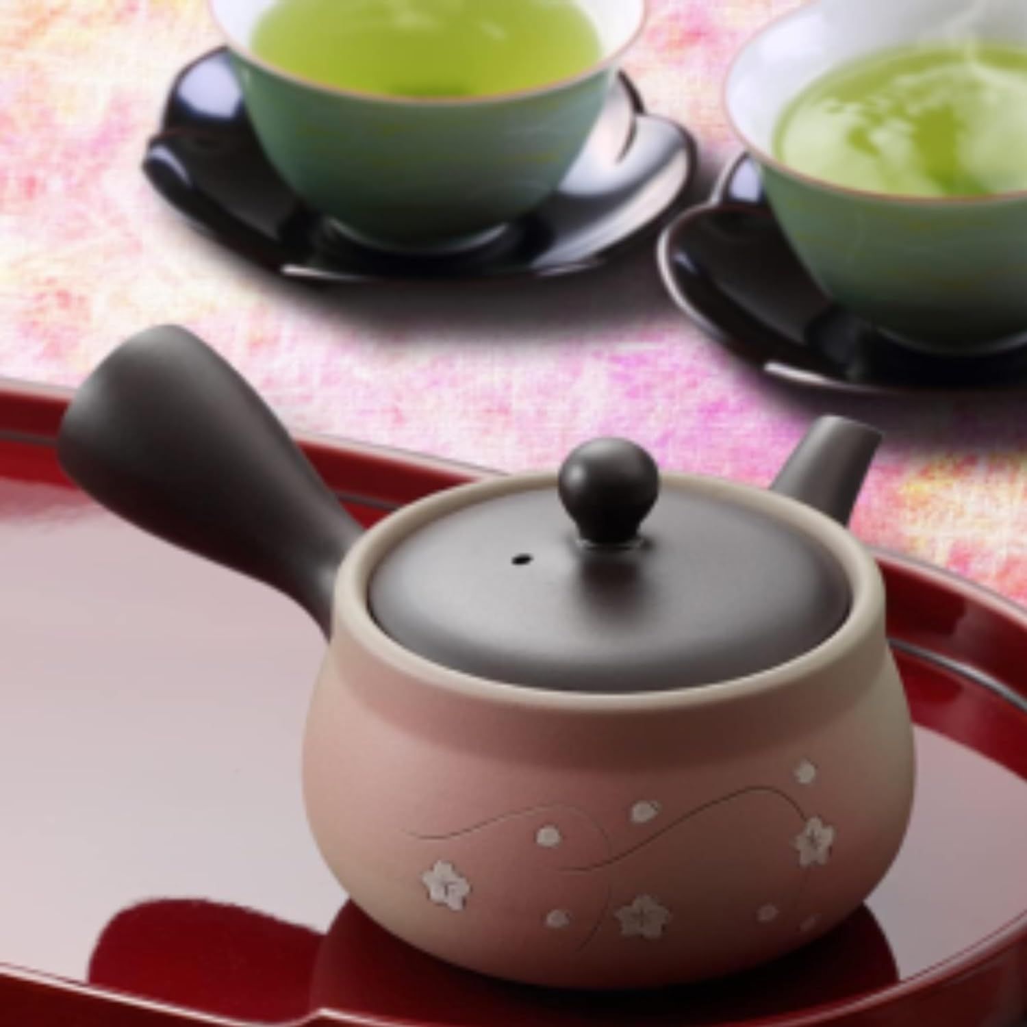 Japanese Green Tea Co. Théière japonaise en argile rouge pour thé vert (255 g) – Théière traditionnelle en argile fabriquée en Tokoname avec motif floral – Système de maille fine pour thé Fukamushi à