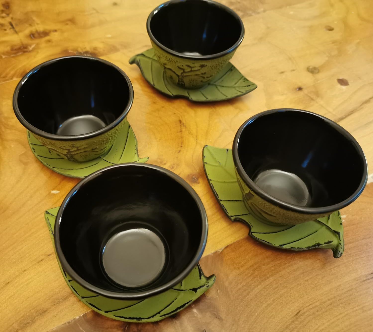 lachineuse - Théière Japonaise en Fonte - Fleurs de Cerisier - Avec Filtre Infuseur - Capacité 0,8L - Décoration Japonaise Asiatique - Théière Traditionnelle Nipponne - Service du Thé - Coloris Noir