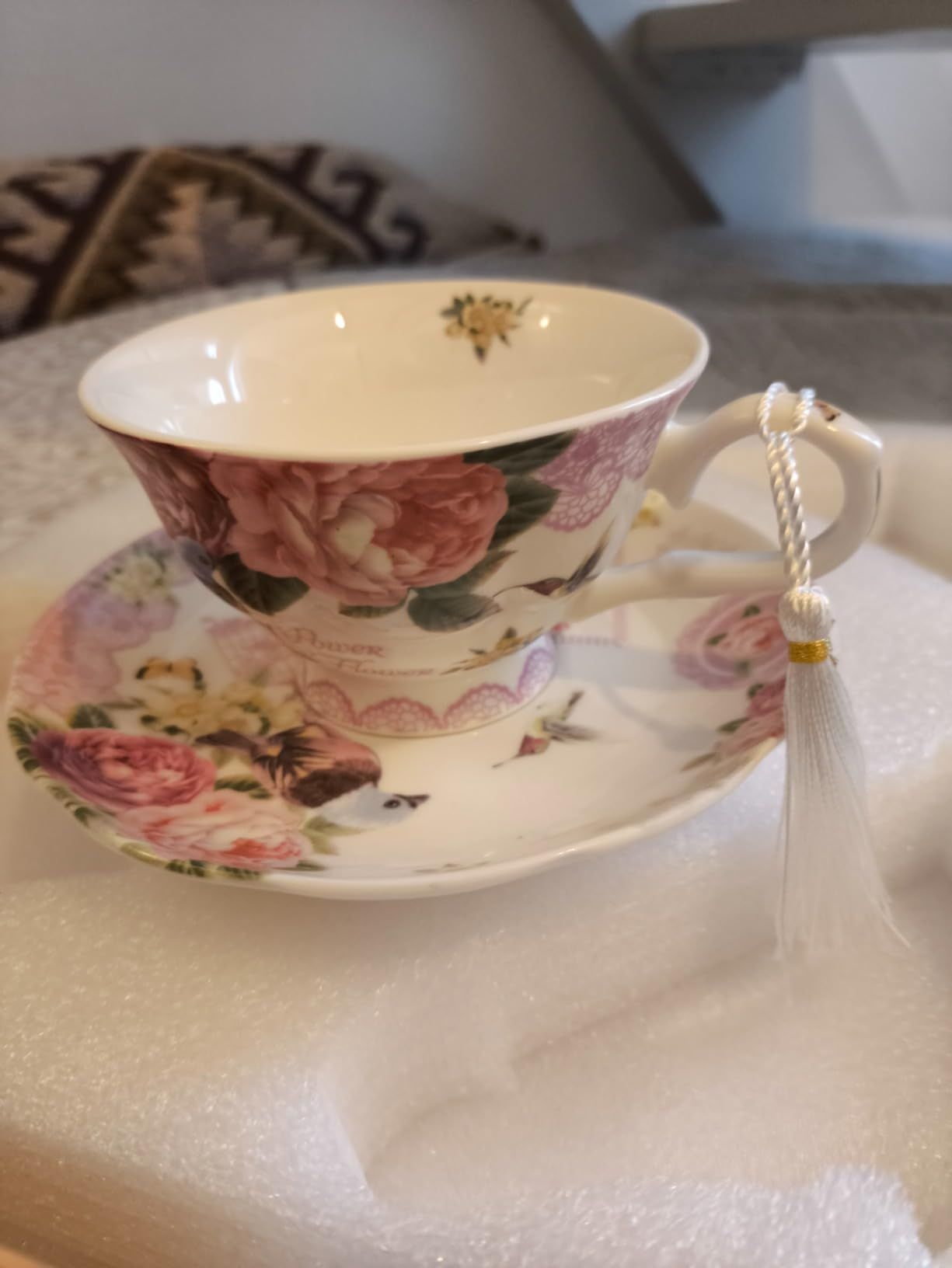 London Boutique Lot de 4 Tasses à thé et soucoupes en Porcelaine Vintage Motif Oiseaux et Papillons Bleu Rose