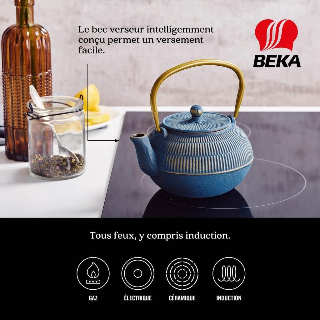 Beka Yuan théière en fonte japonaise 0,9 L - Théière avec infuseur en inox, anse rabattable et bec veseur anti-goutte - Bouilloire compatible avec tous feux - Théière orientale bleue