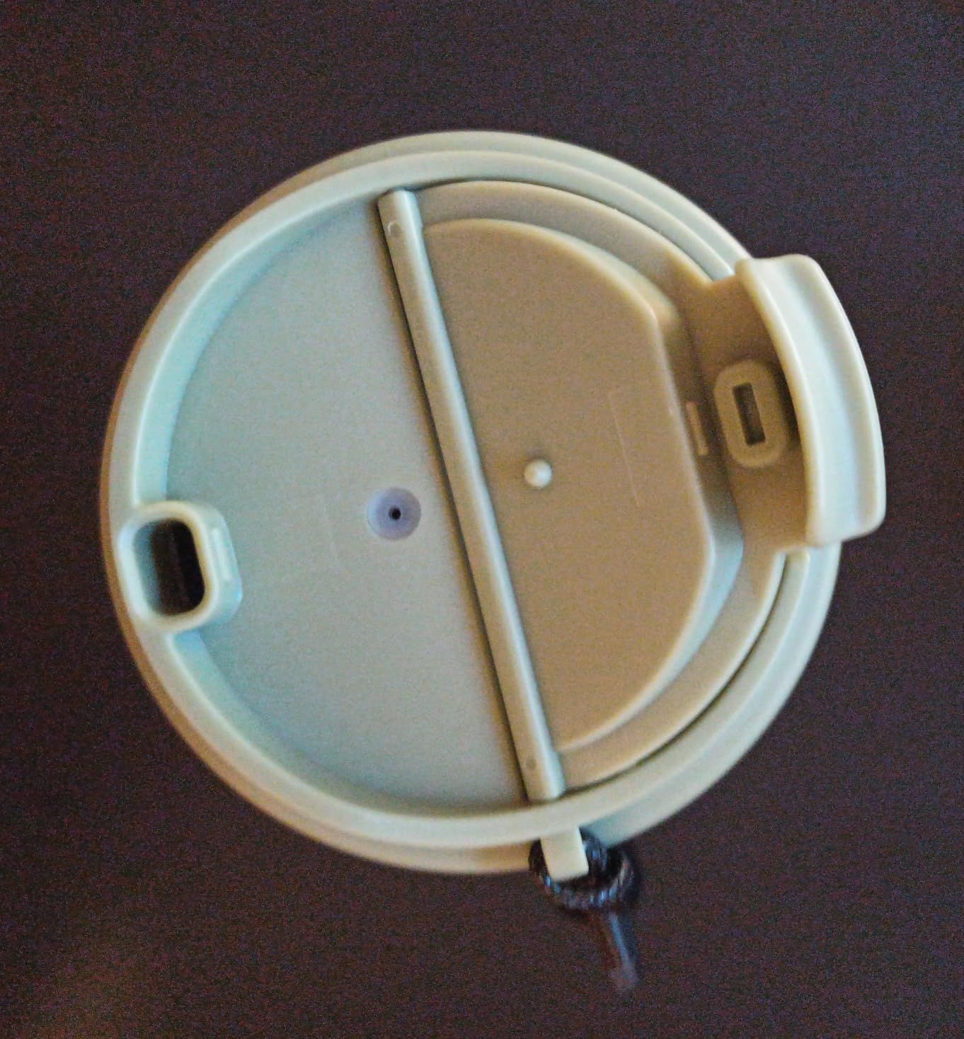 LARS NYSØM Mug Isotherme Cafe to-go avec sangle et couvercle en tritan 500ml | Tasse de voyage 0.5 L avec isolation | Tasse thermique avec design à motif en acier inoxydable (Beige/Leopard/Black)