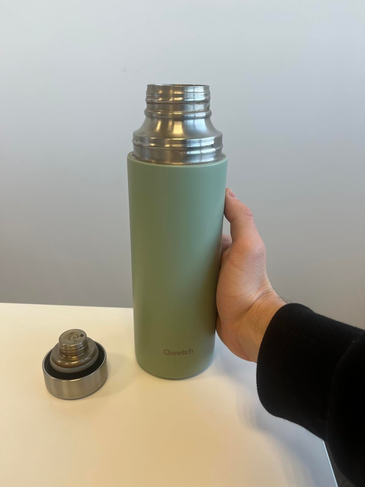 Qwetch - Thermo Isotherme Anémones Terracotta 750ml - Thermo avec Gobelet Inox Recyclé - 24h Froid et 12h Chaud - Etanche & Idéale pour Café et Thé