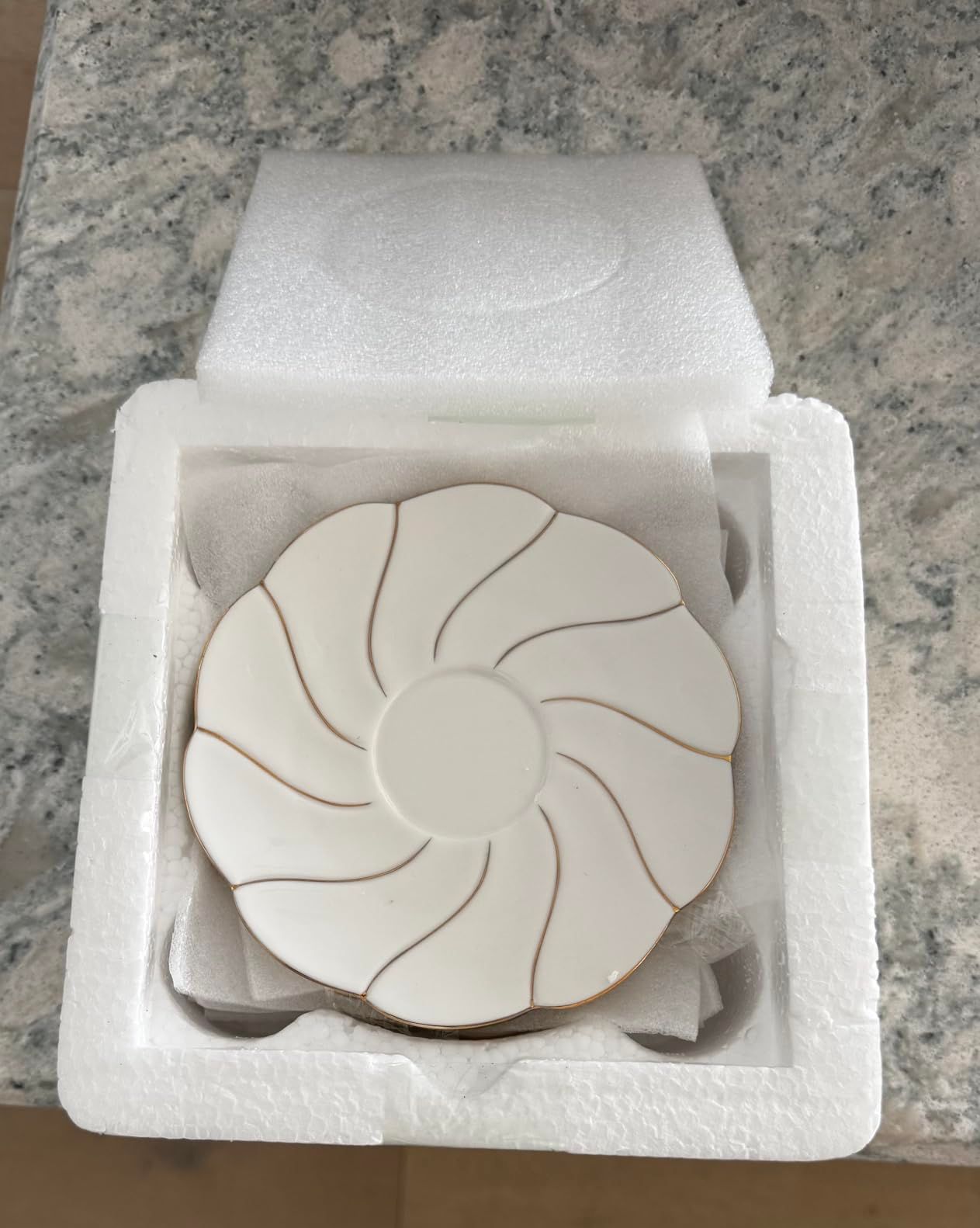 DUJUST Ensemble de Thé 14 Pièces de 6, avec Plateau à Thé et Cuillères, Ensemble de Tasses à Thé/Café de Style Britannique de Luxe avec Garniture Dorée