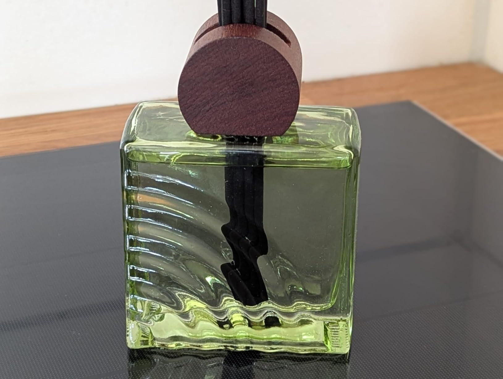 Diffuseur de parfum thé blanc 200 ml avec bâtonnets pour maison et bureau