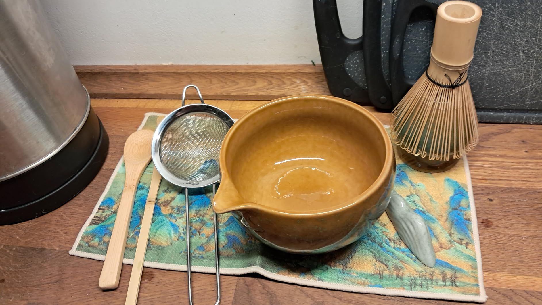 Kit Matcha Complet-Set Matcha Traditionnel en Bambou avec Fouet Matcha (Chasen),Cuillère & Support-Coffret Thé Matcha Japonais Authentique pour Cérémonie-Idée Cadeau (Macha)