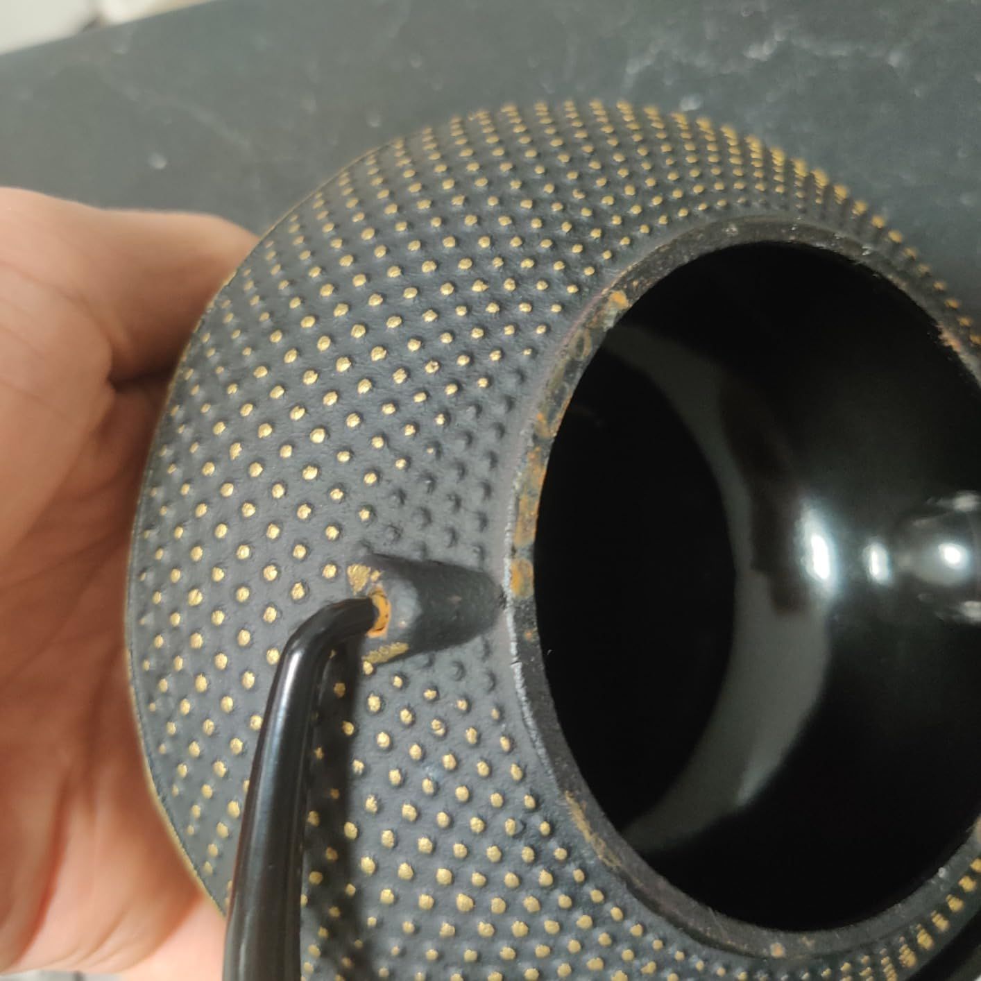 Arare THEIERE en Fonte 1,1 Litre | Théière en Fonte avec Infuseur | Entièrement émaillée de l'intérieur | Prépare Une Tasse de Thé Parfaite | Design Authentique Japonais à Picots | Arare Bleu