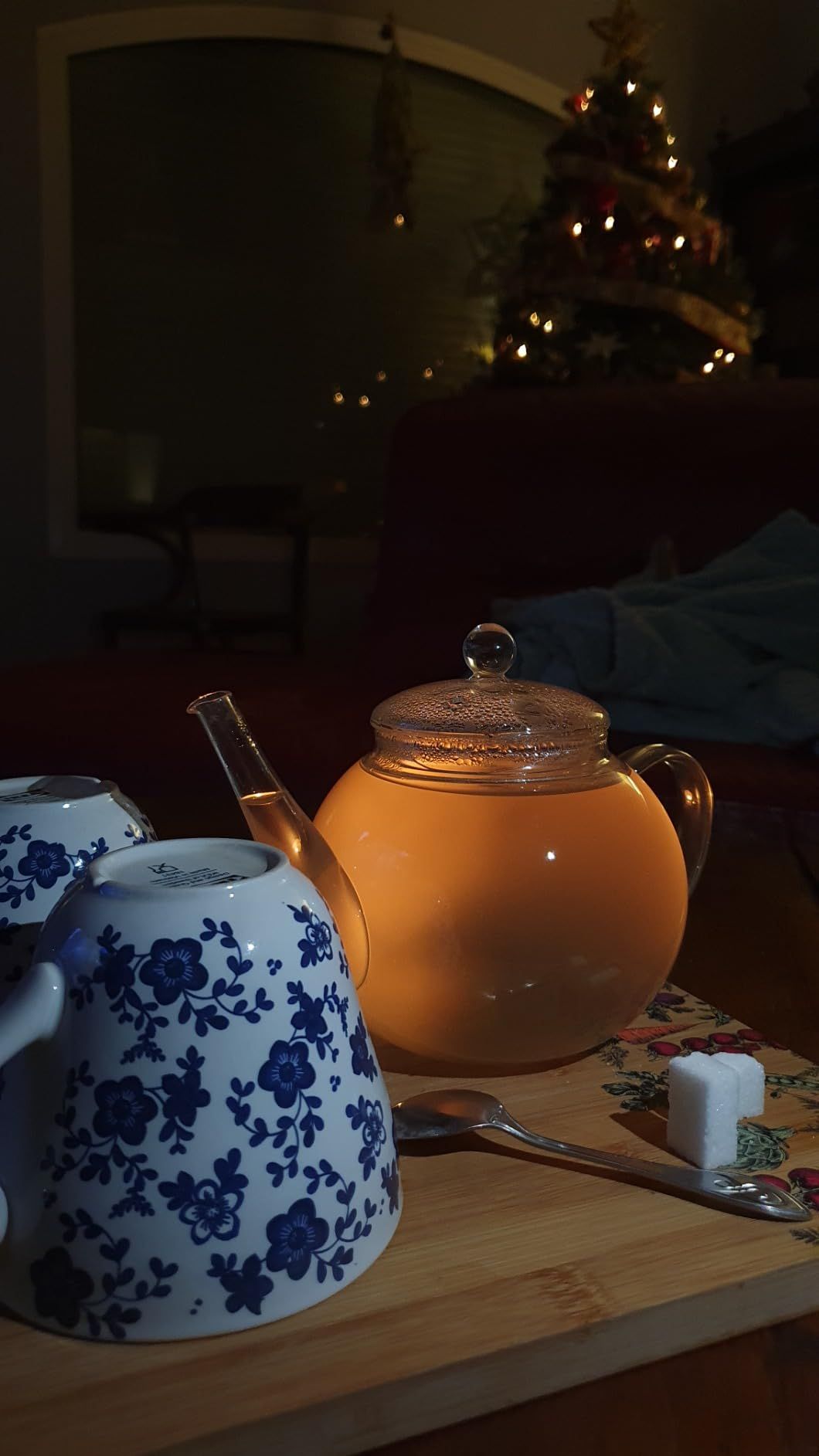 Teabloom Théière en Verre, Résistante à la Cuisson et aux Micro-ondes, avec Infuseur Amovible pour Thé en Vrac – 2 Thés Fleuris Inclus – Bouilloire et Machine à Thé 1.2 L