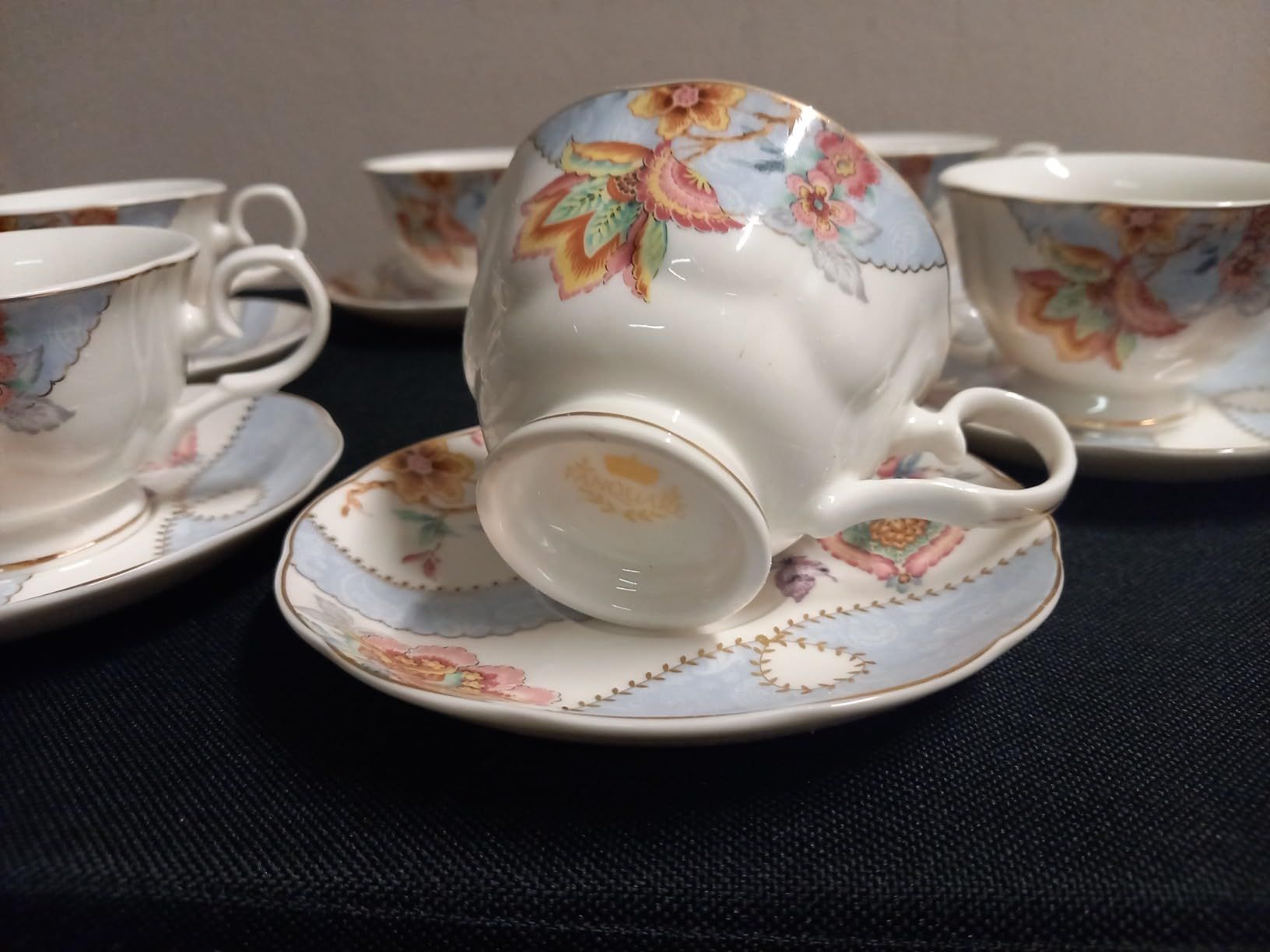 fanquare Service à Thé en Porcelaine Fleurs Bleues, Ensemble de Tasse et Soucoupe à Thé, Service de Thé 6 Personnes, Théière de Mariage Pichet à Crème Dans un Sucrier, Service à Café en Porcelaine
