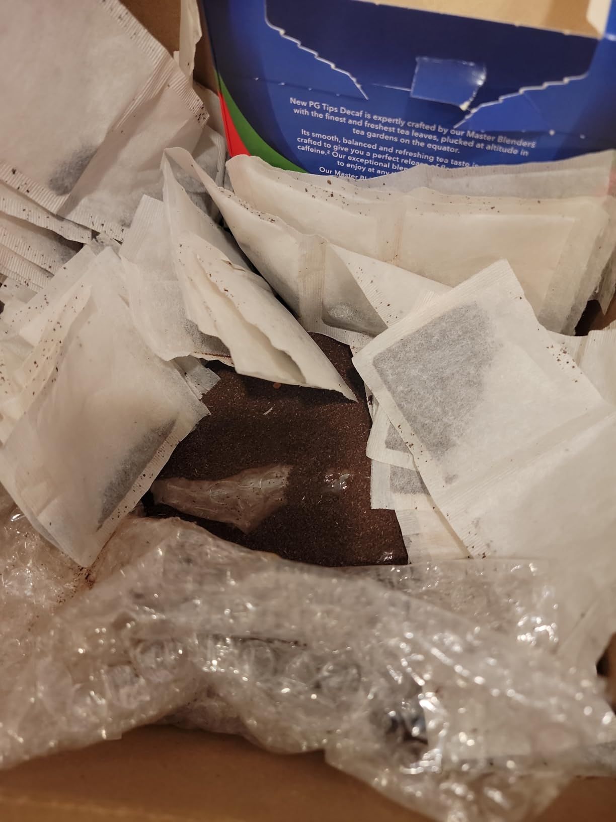 Sachets de thé déthéiné PG Tips Pyramid - Pack de 3