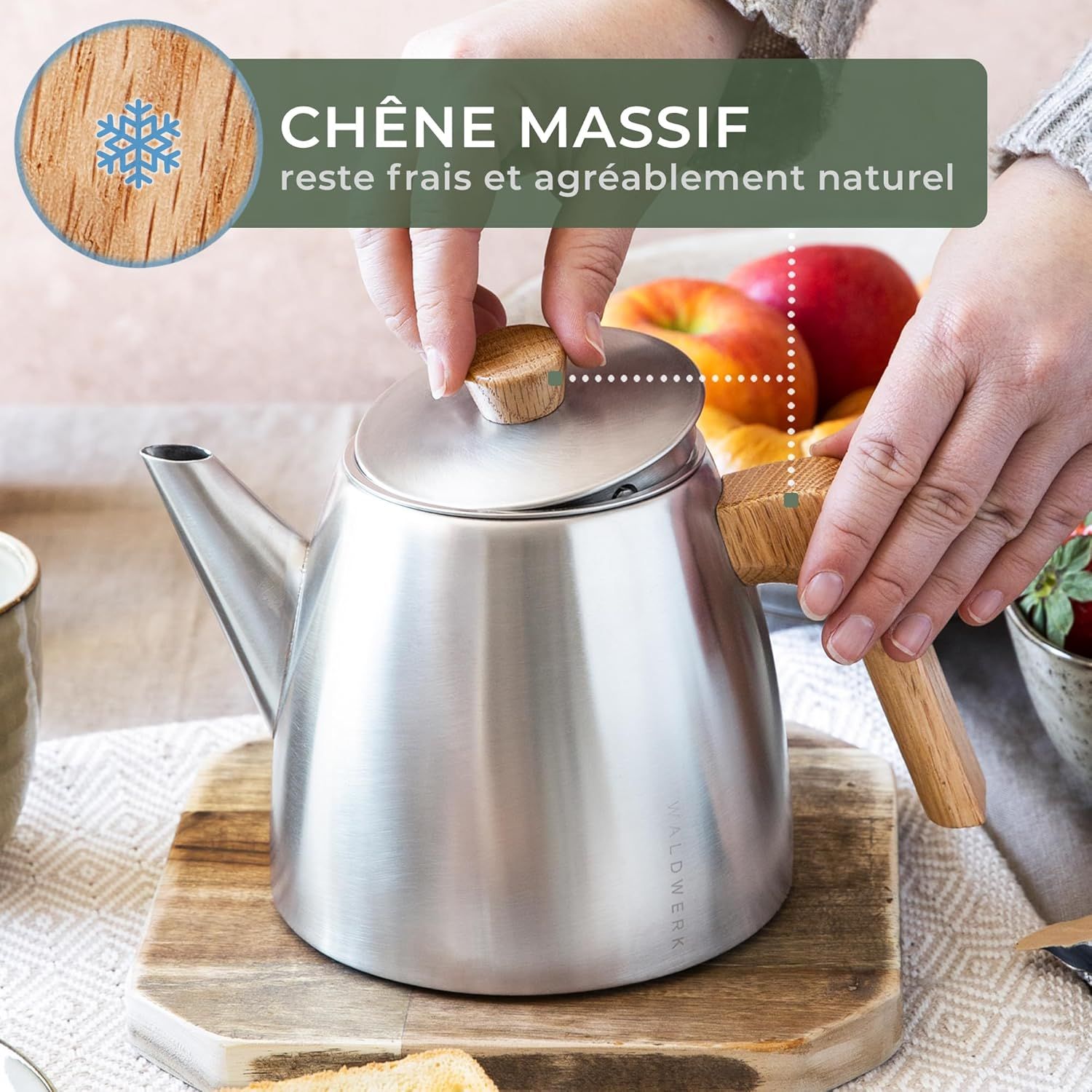WALDWERK Théière avec Infuseur Inox à Double Paroi - Isotherme avec Poignées en Chêne - 100% Anti-goutte