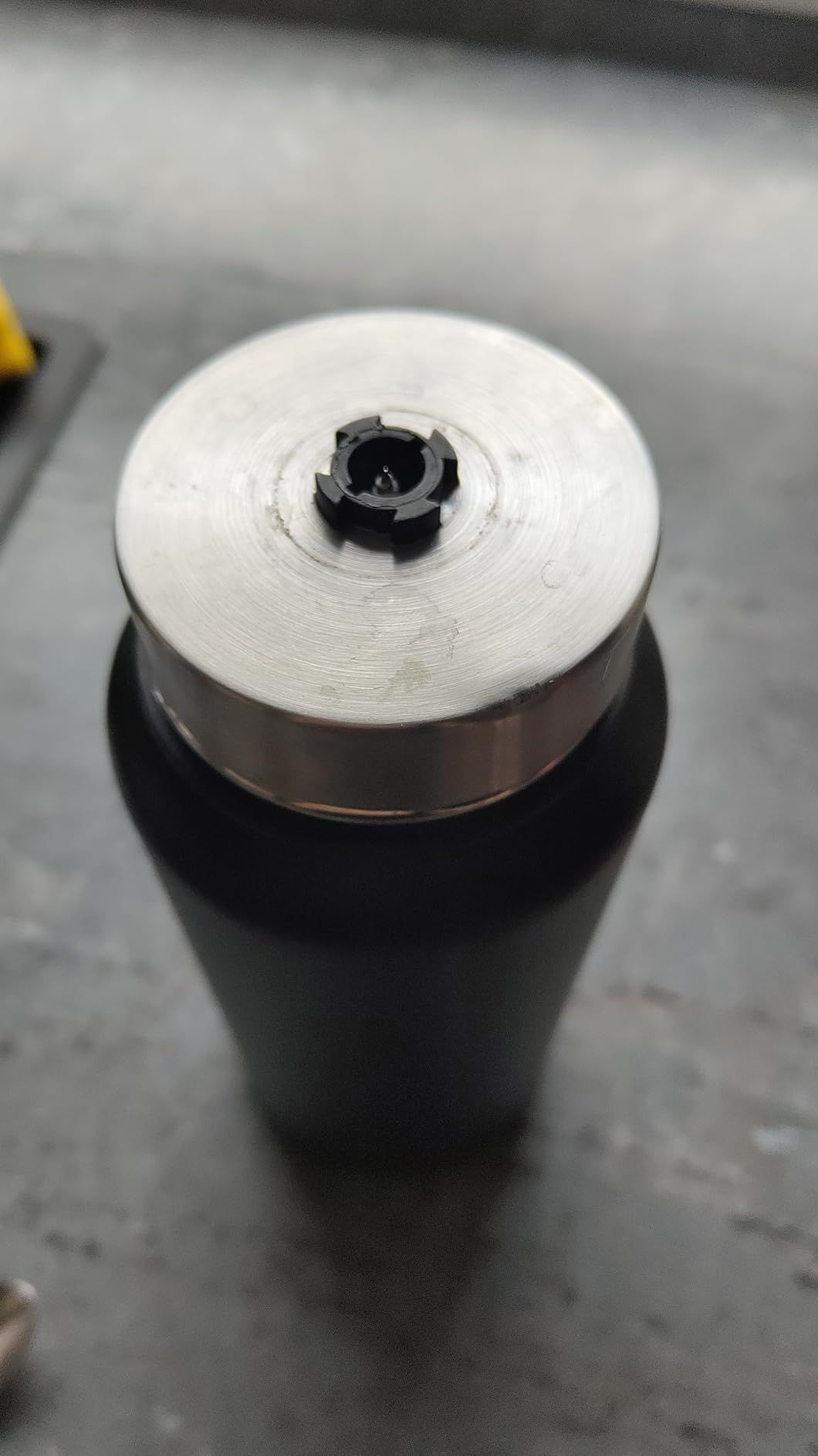 Thermos Thé et Café Isotherme avec Infuseur à Thé et Fruits – Gourde Infuseur Thé 1L en Acier Inoxydable – Bouteille Thermos pour Bureau, Yoga, Voyage – Théière avec Infuseur